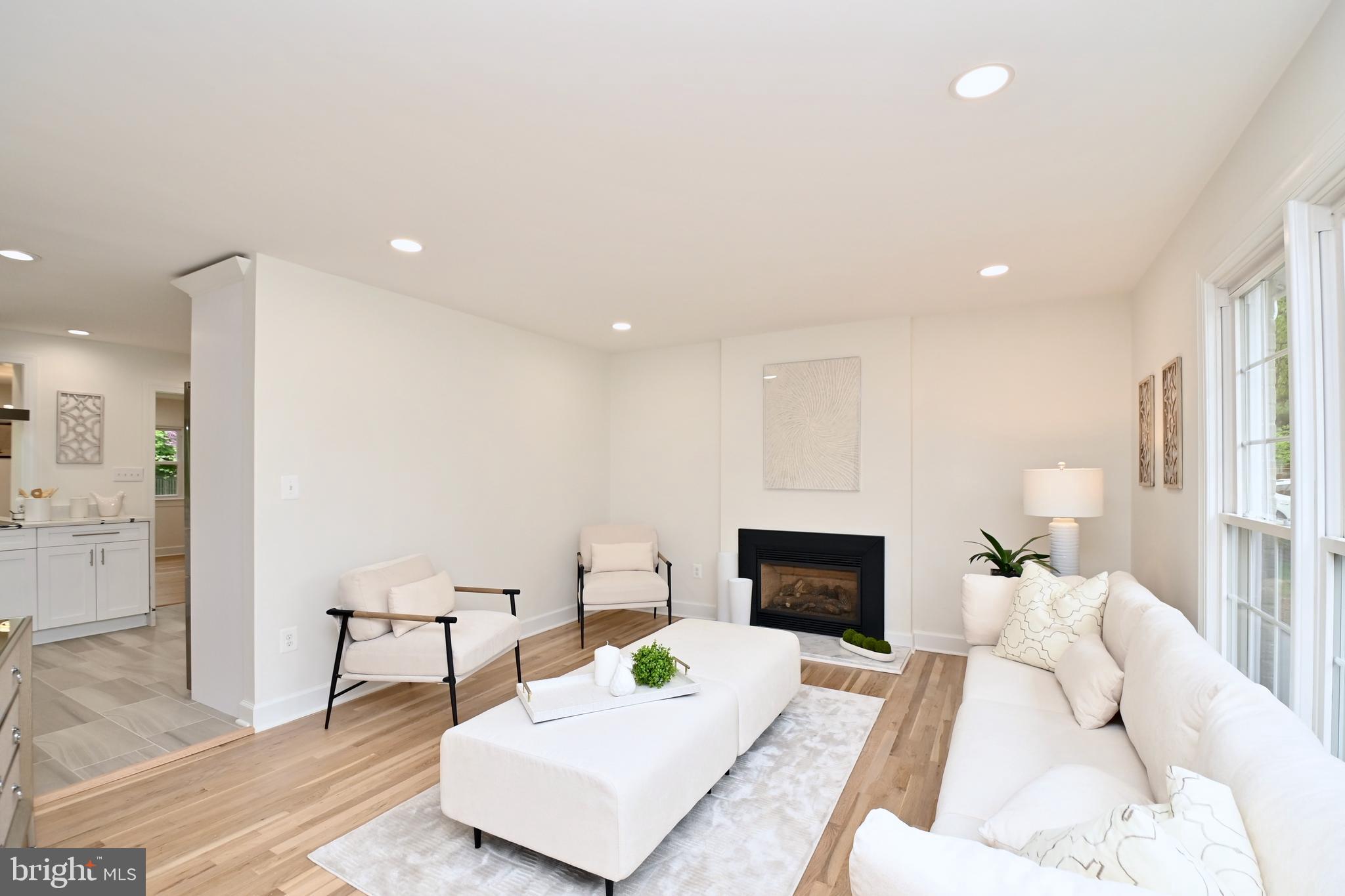 VICTORIA WOODS - Residential