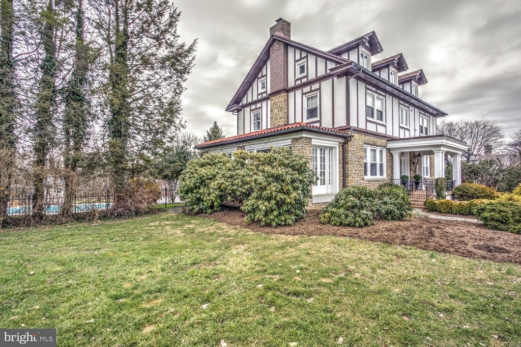 Photo of 96 HIGHLAND AVE, EPHRATA, PA 17522 (MLS # PALA2030966)