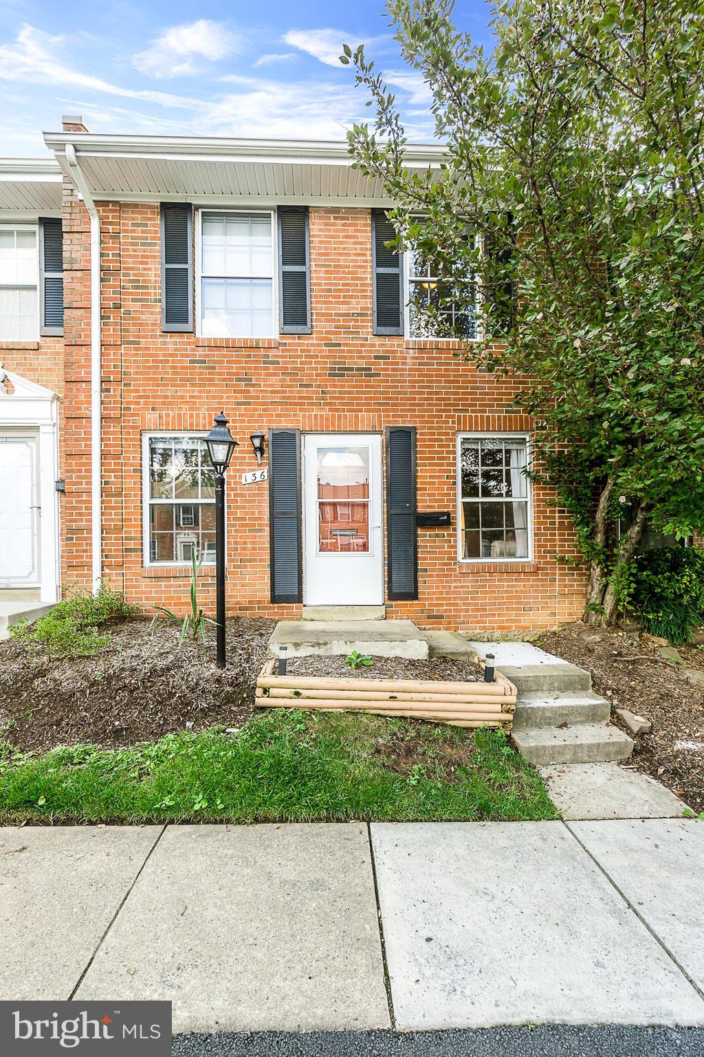 PEMBROOKE - Residential