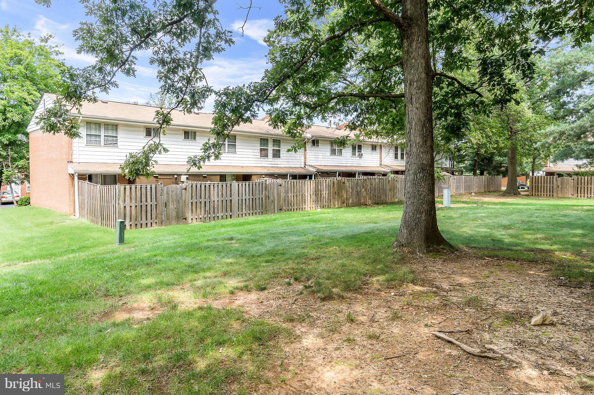 PEMBROOKE - Residential