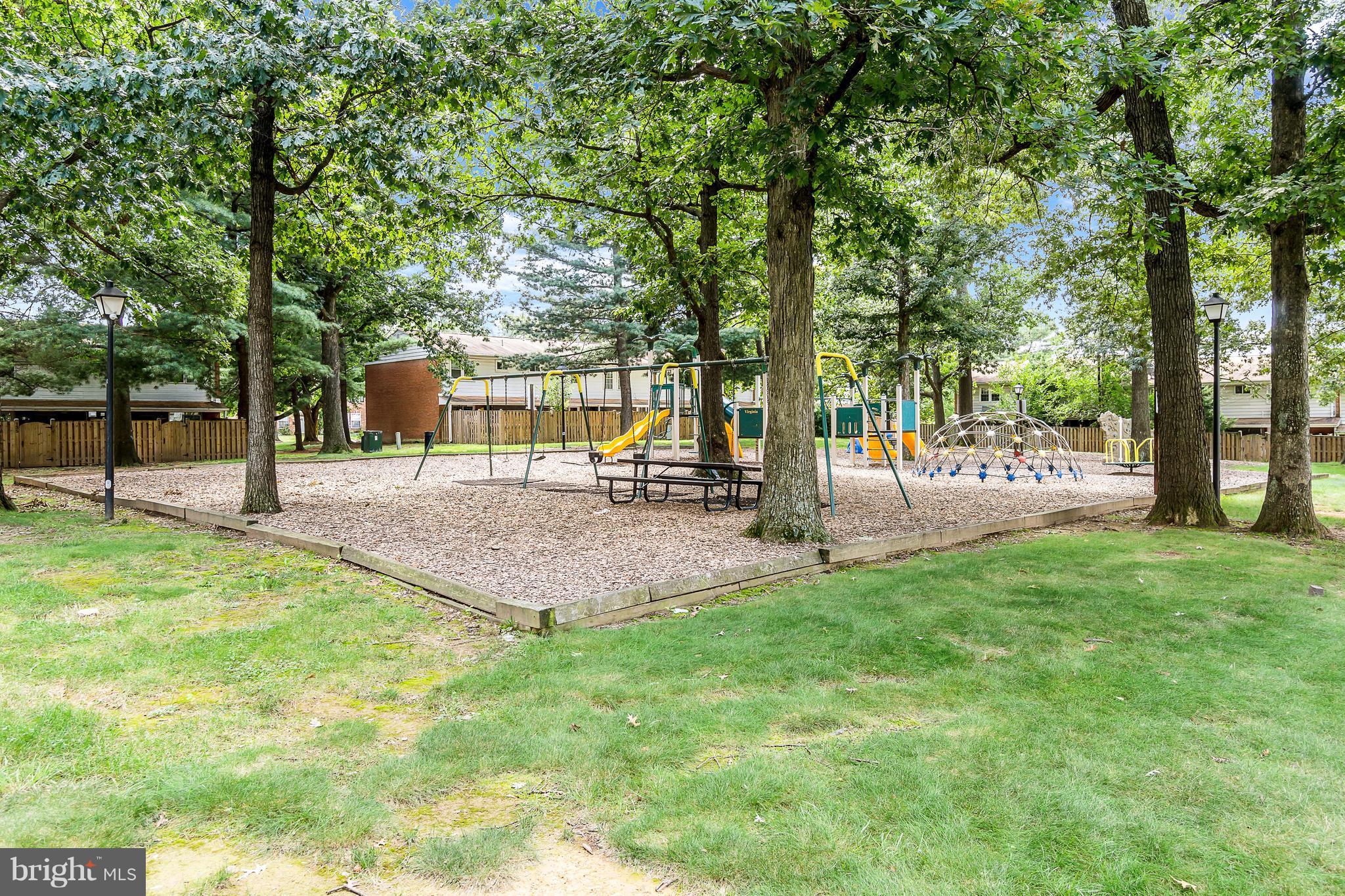 PEMBROOKE - Residential