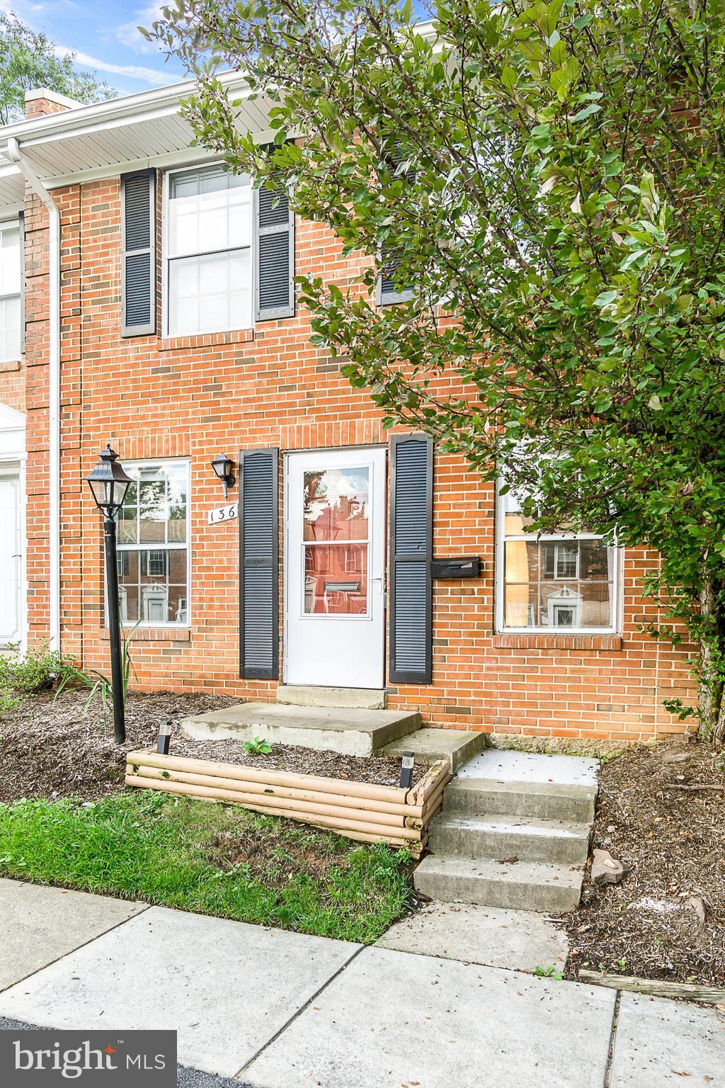 PEMBROOKE - Residential