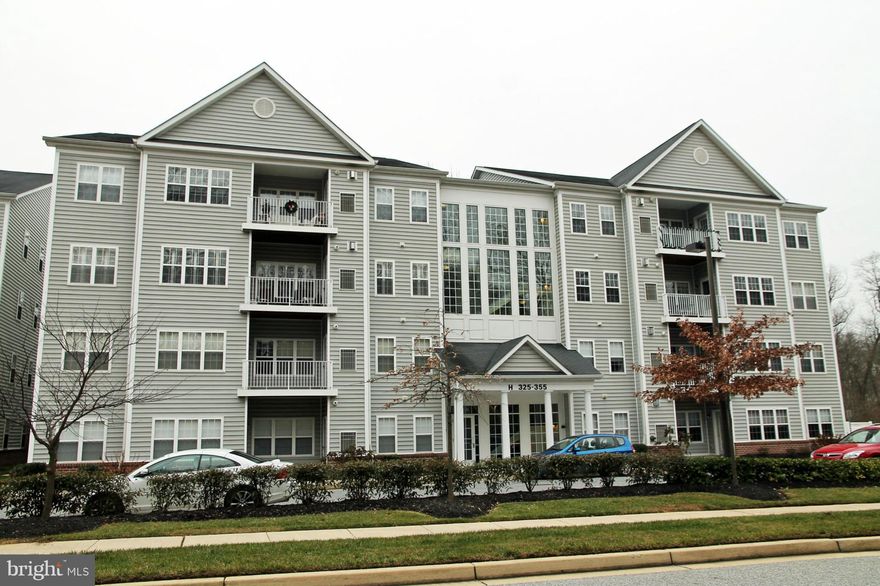 WATERFRONT CONDO BUILDING* RARELY AVAILABLE 4TH FLOOR PENTHOUSE CONDO WITH WATER VIEW*LIBRARY WITH FRENCH DOORS OR OFFICE*FRESHLY PAINTED AND NEW CARPET*HARDWOOD IN MASTER BR*COMMUNITY POOL AND WALKING TRAIL ALONG THE WATER*ABUNDANT PARKING*FISHING PIER AND BEAUTIFULLY LANDSCAPED COMMUNITY*PRICED BELOW MARKET TO SELL. SEVEN MINUTES TO MARC TRAIN MAKES DC/BALTIMORE COMMUTING SEAMLESS.