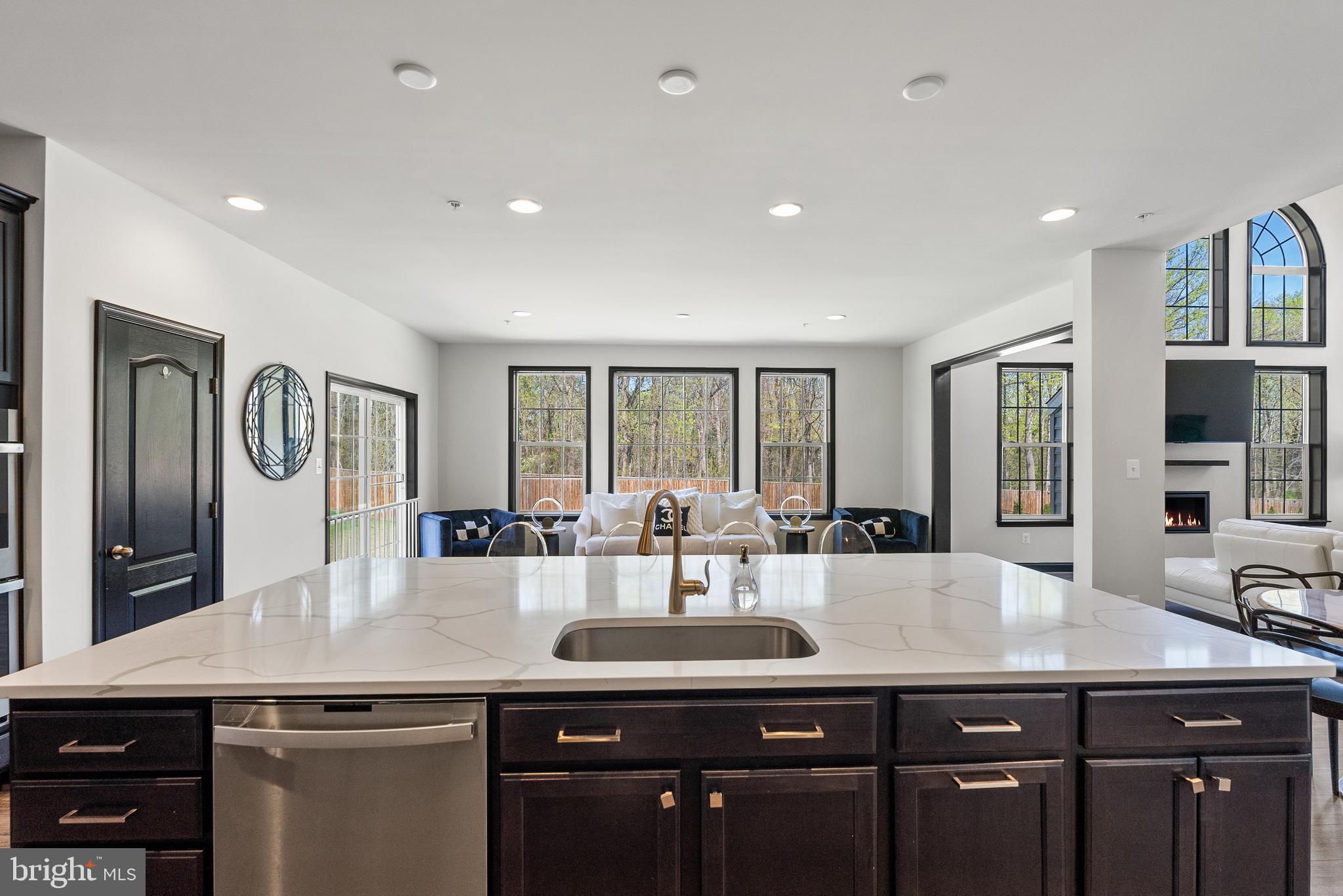 FAIRVIEW MANOR - Residential