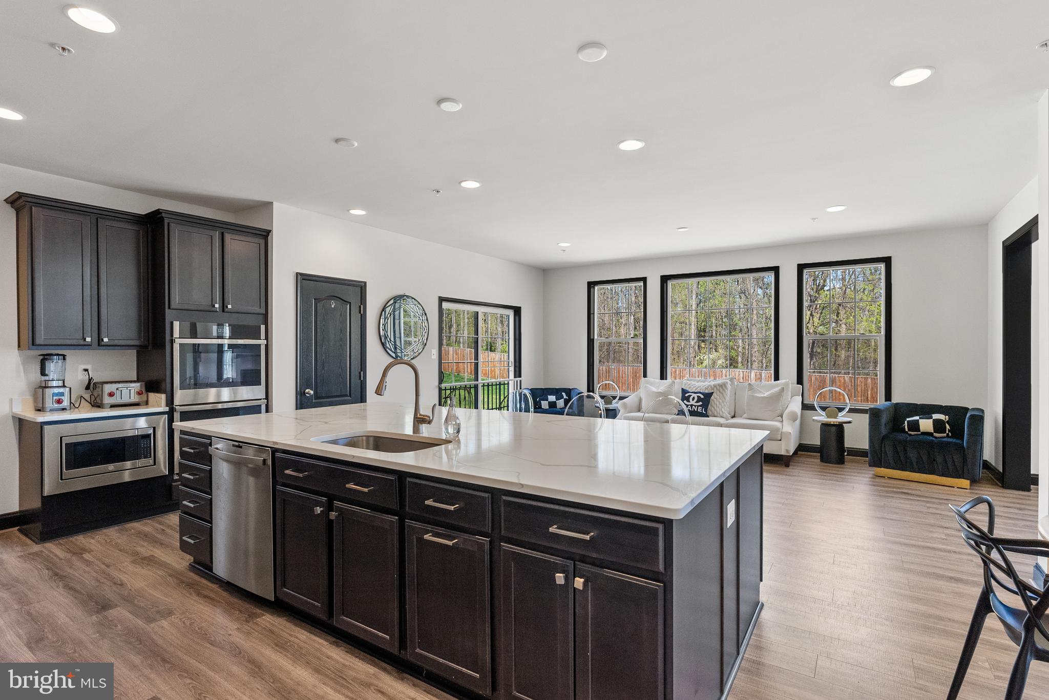 FAIRVIEW MANOR - Residential