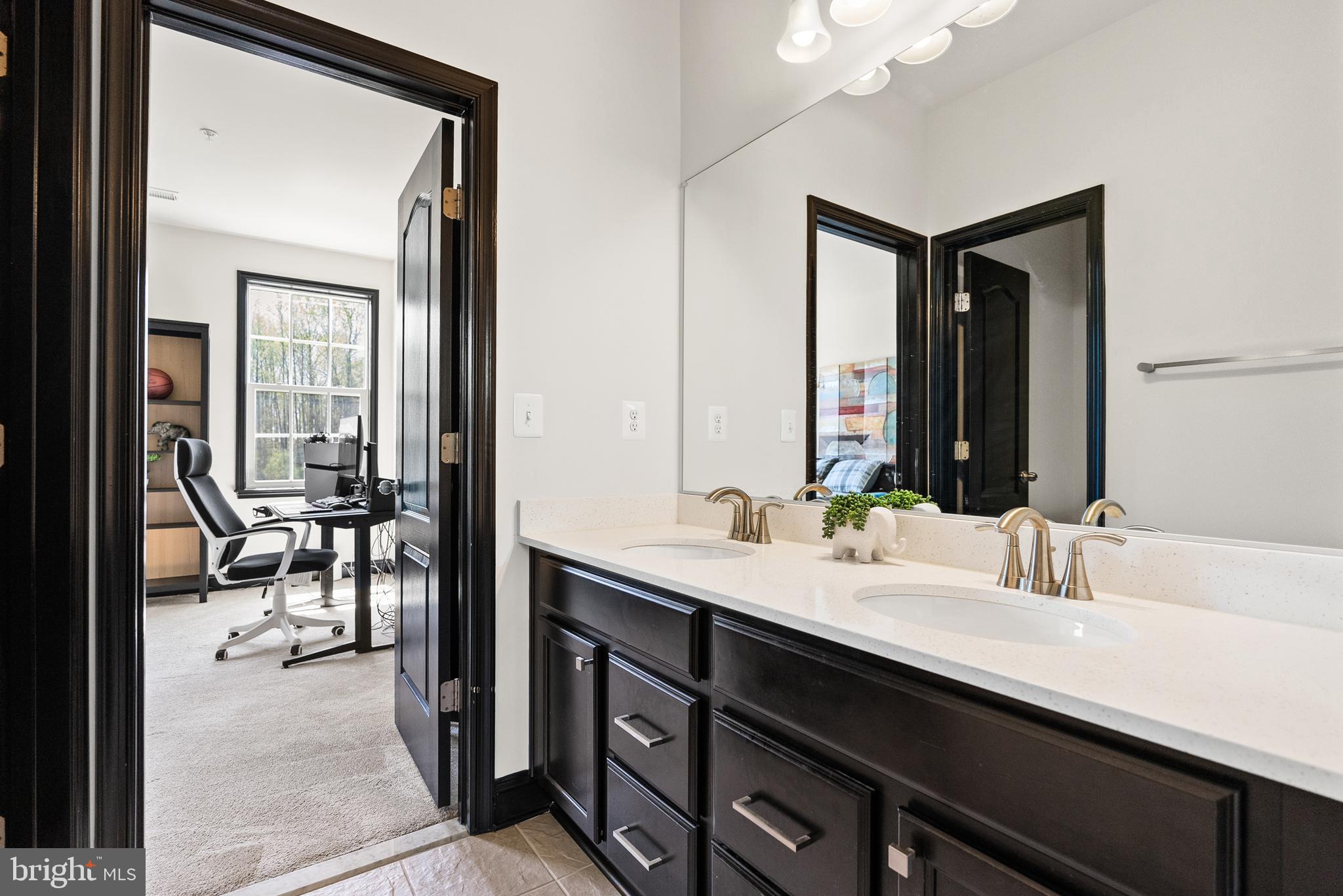 FAIRVIEW MANOR - Residential