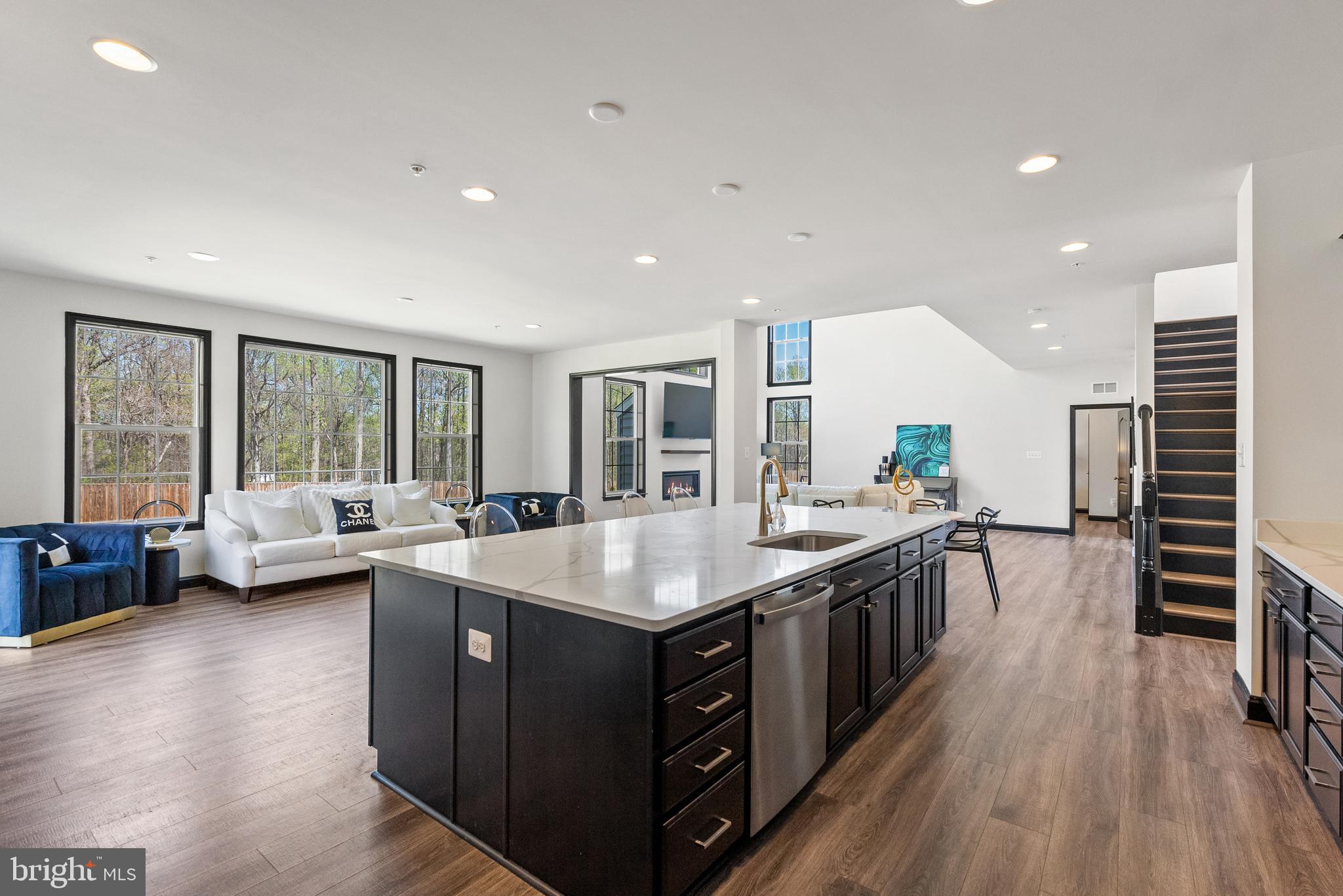 FAIRVIEW MANOR - Residential