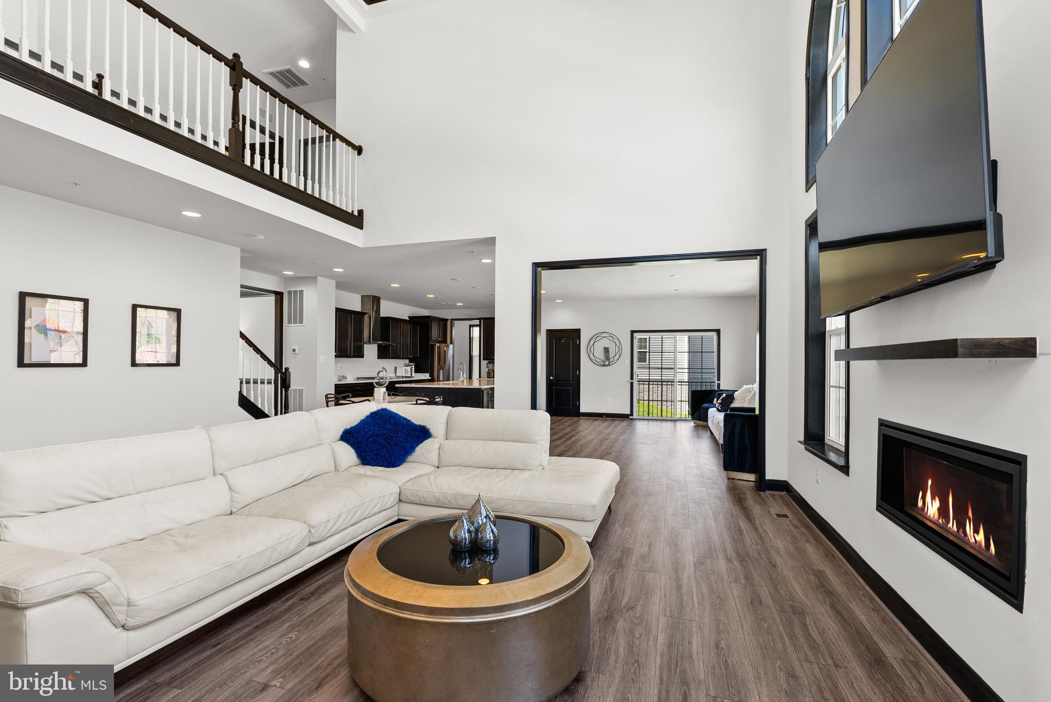 FAIRVIEW MANOR - Residential