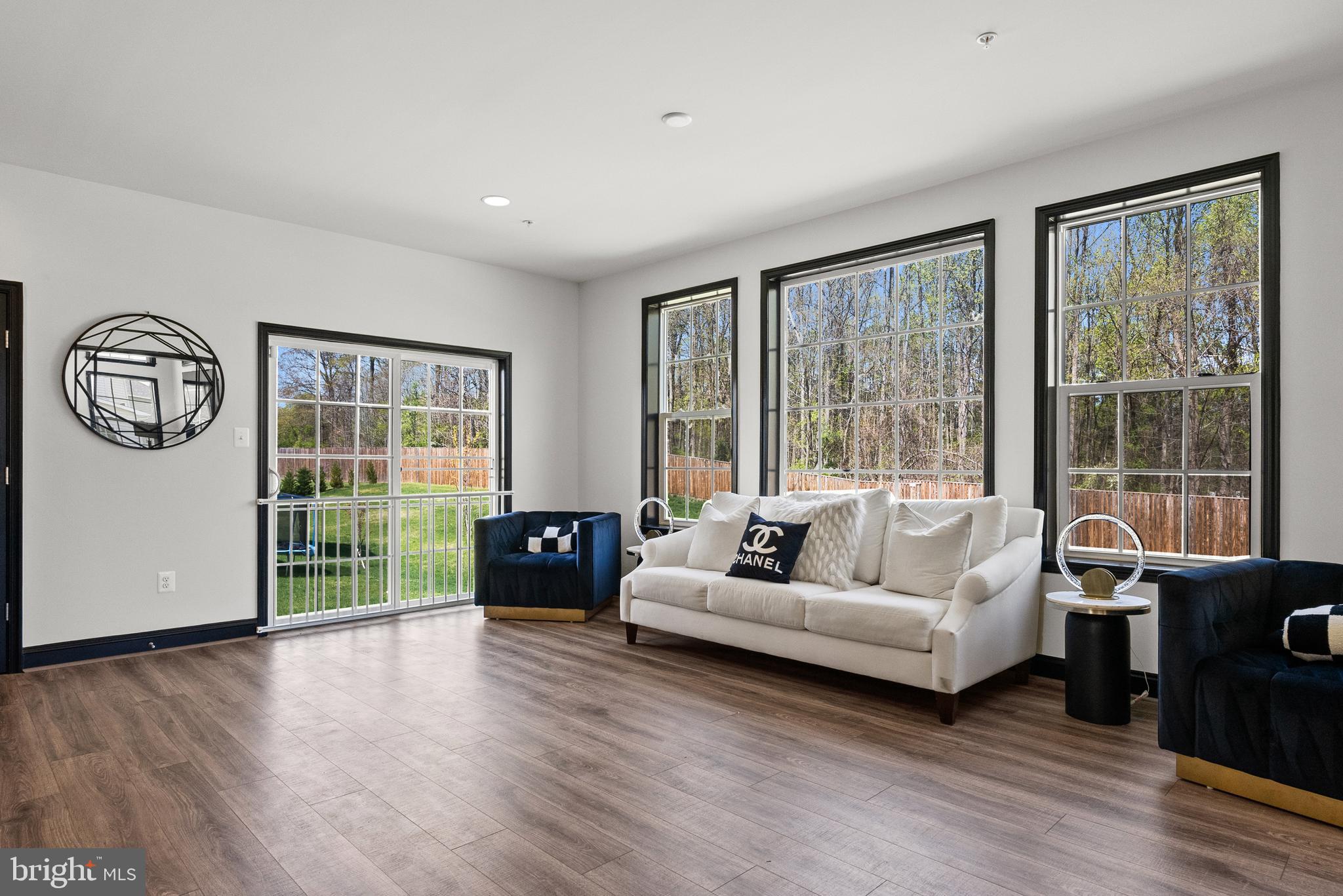 FAIRVIEW MANOR - Residential