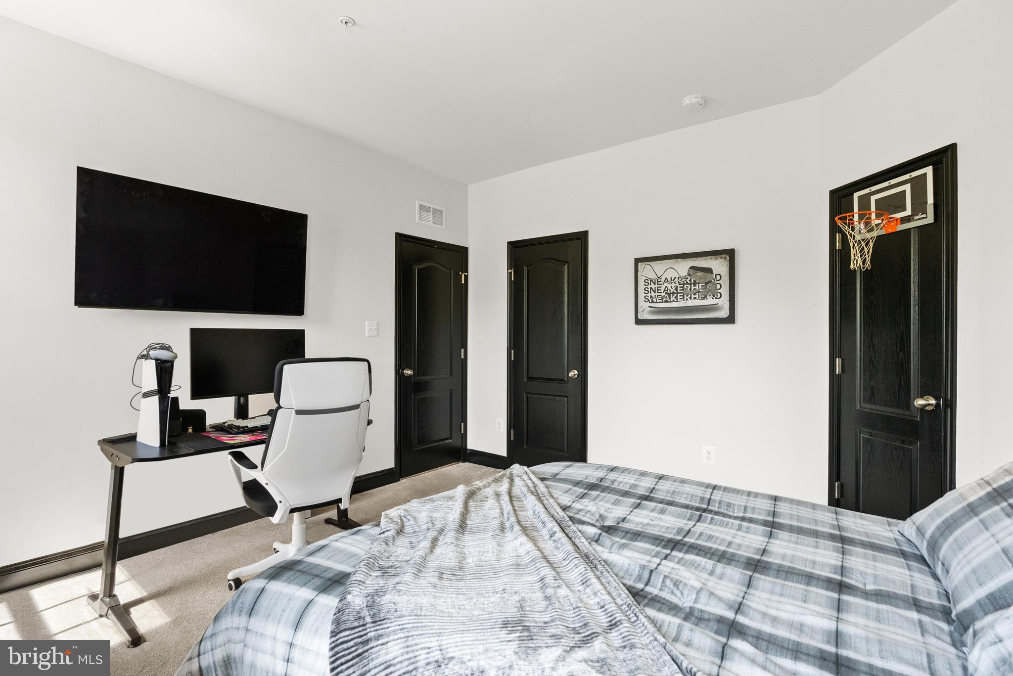 FAIRVIEW MANOR - Residential