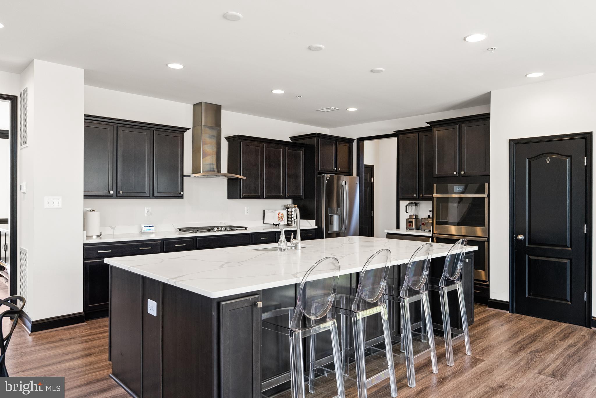 FAIRVIEW MANOR - Residential