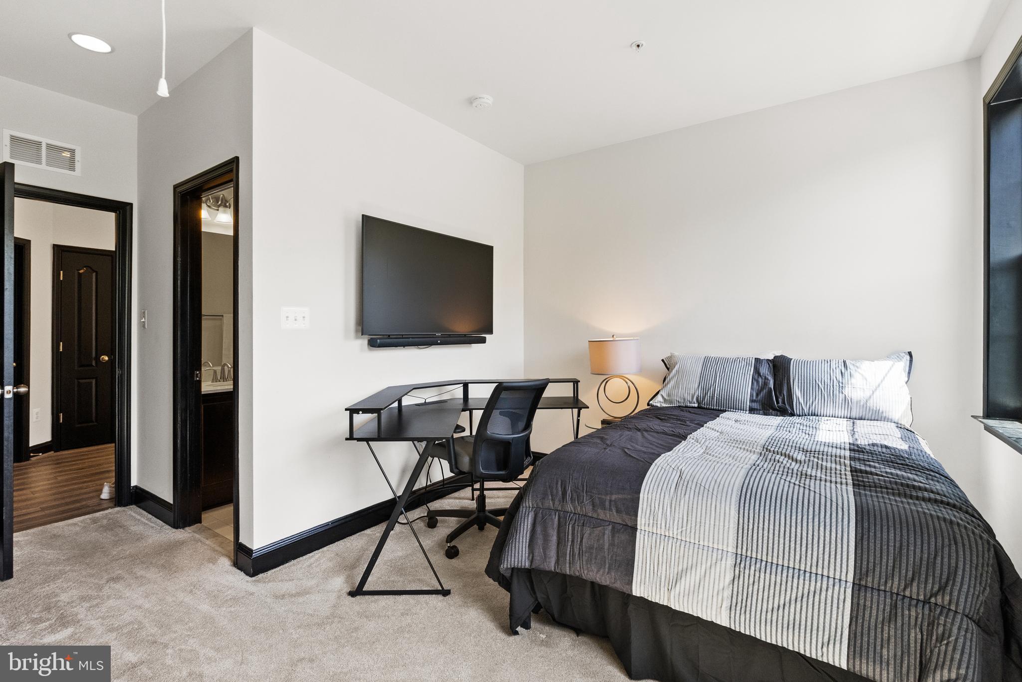 FAIRVIEW MANOR - Residential