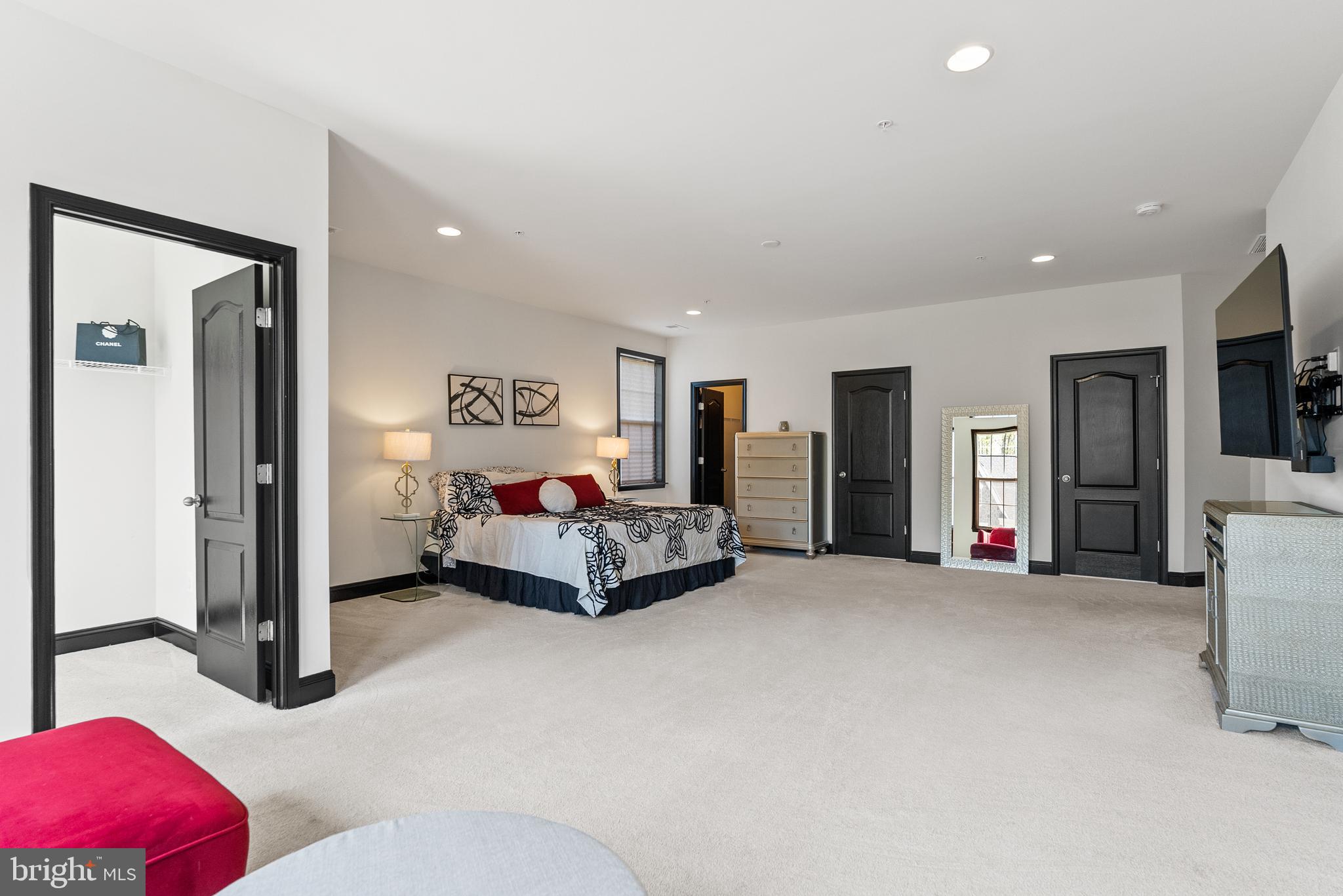 FAIRVIEW MANOR - Residential