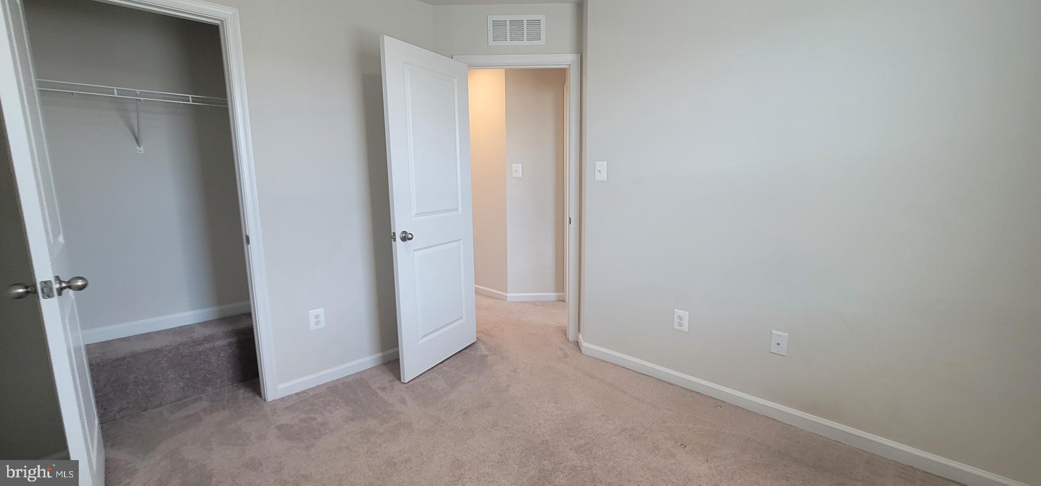 THE LAKES AT MARTINSBURG - Residential Lease