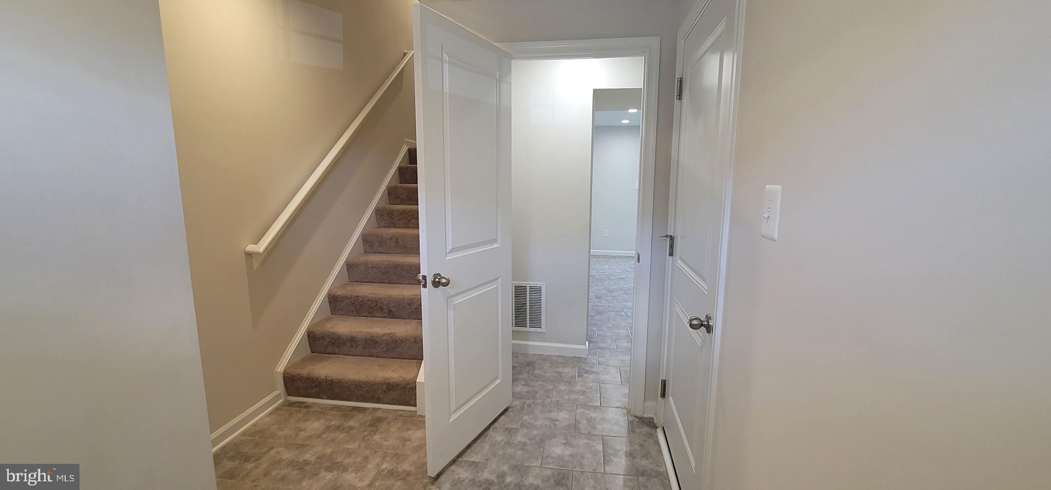 THE LAKES AT MARTINSBURG - Residential Lease