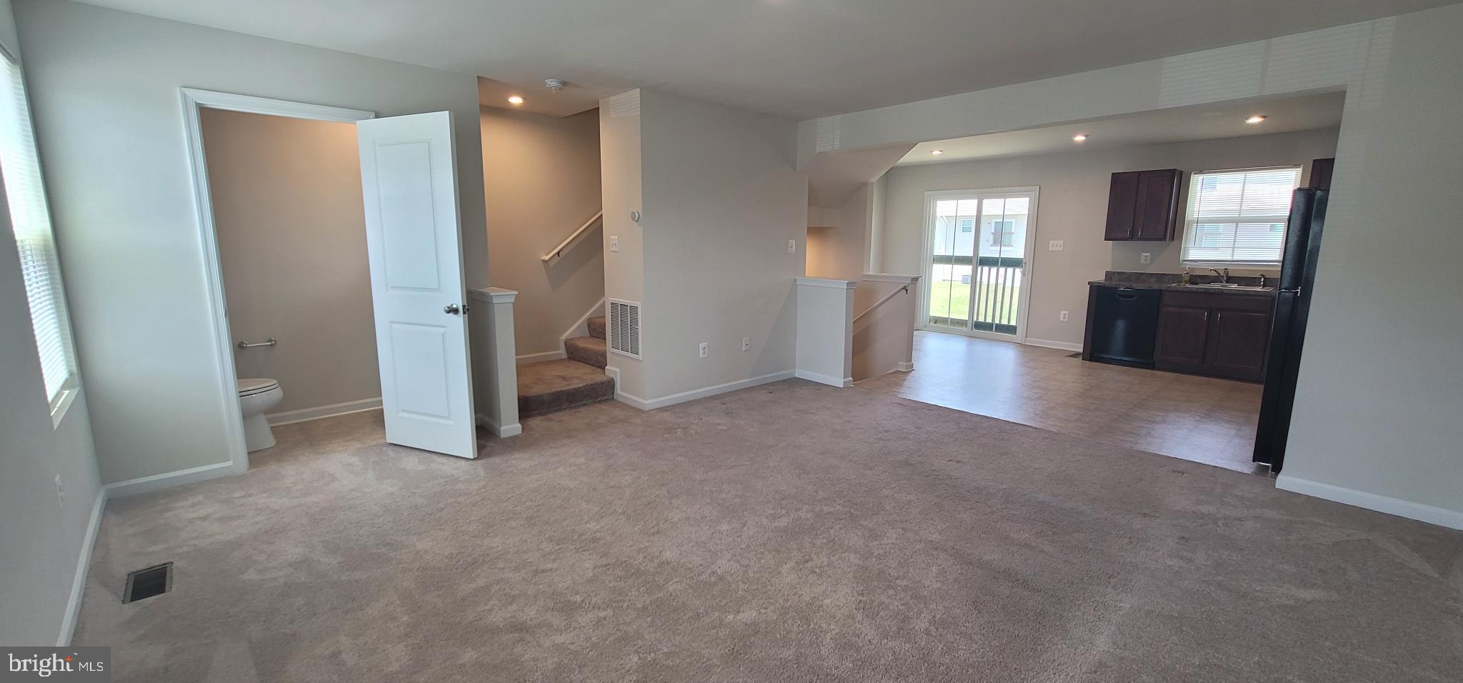 THE LAKES AT MARTINSBURG - Residential Lease