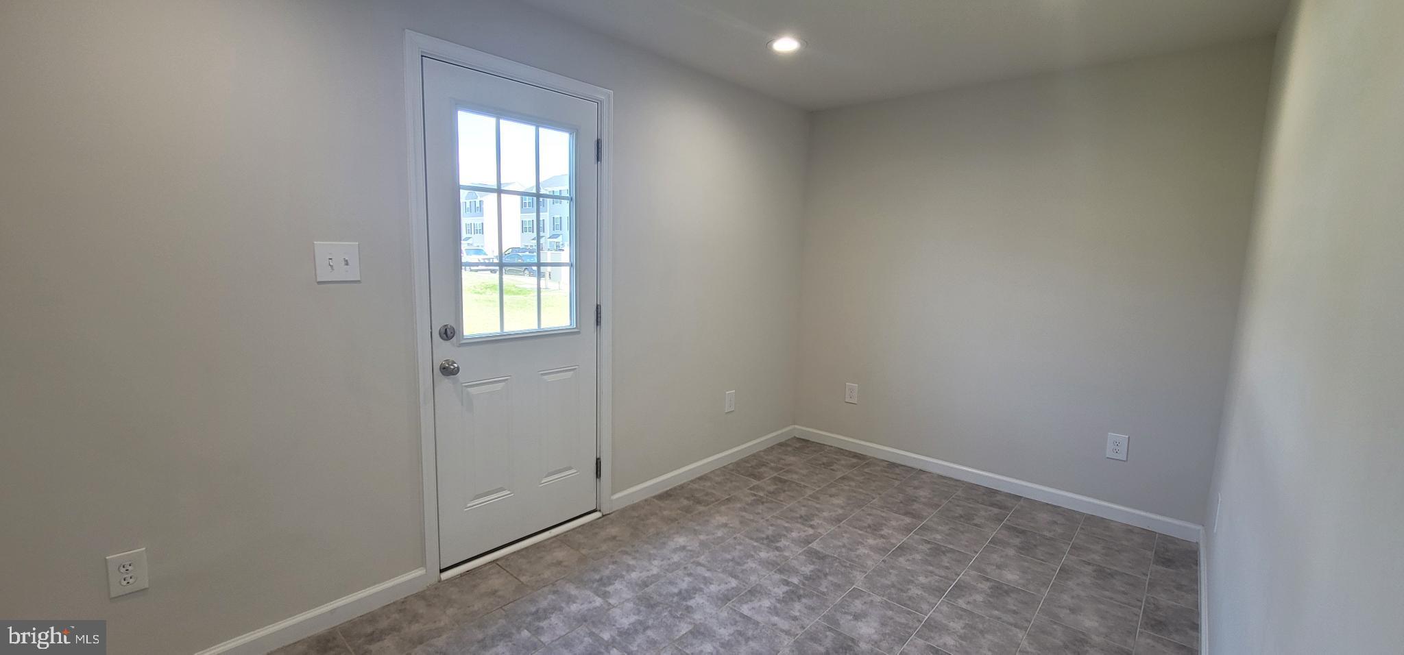 THE LAKES AT MARTINSBURG - Residential Lease