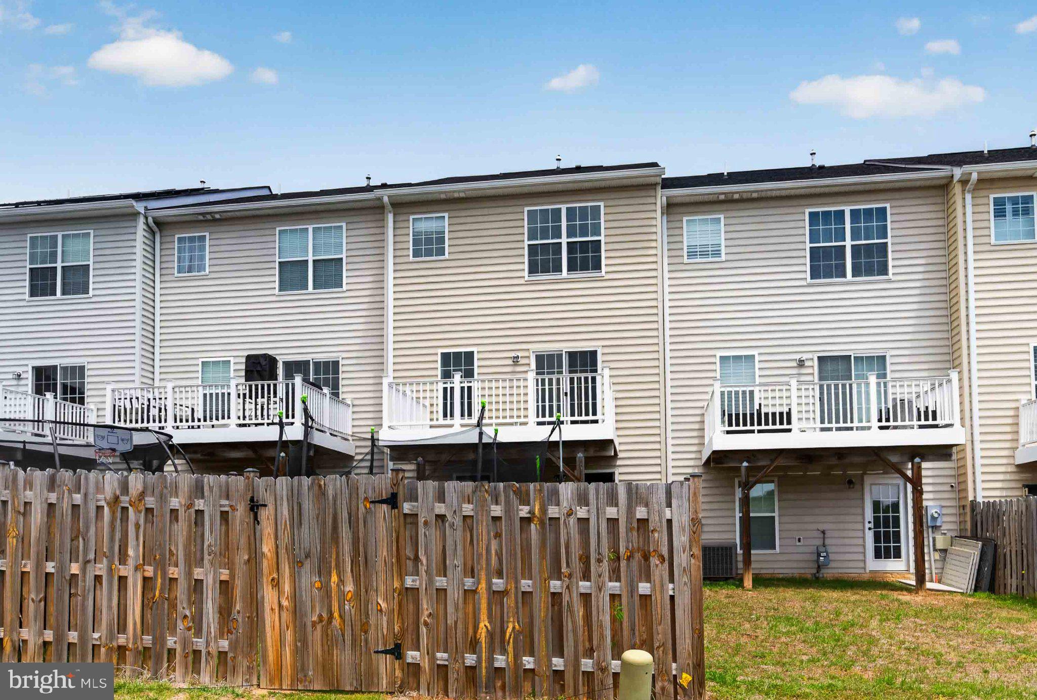 LAKESIDE - Residential