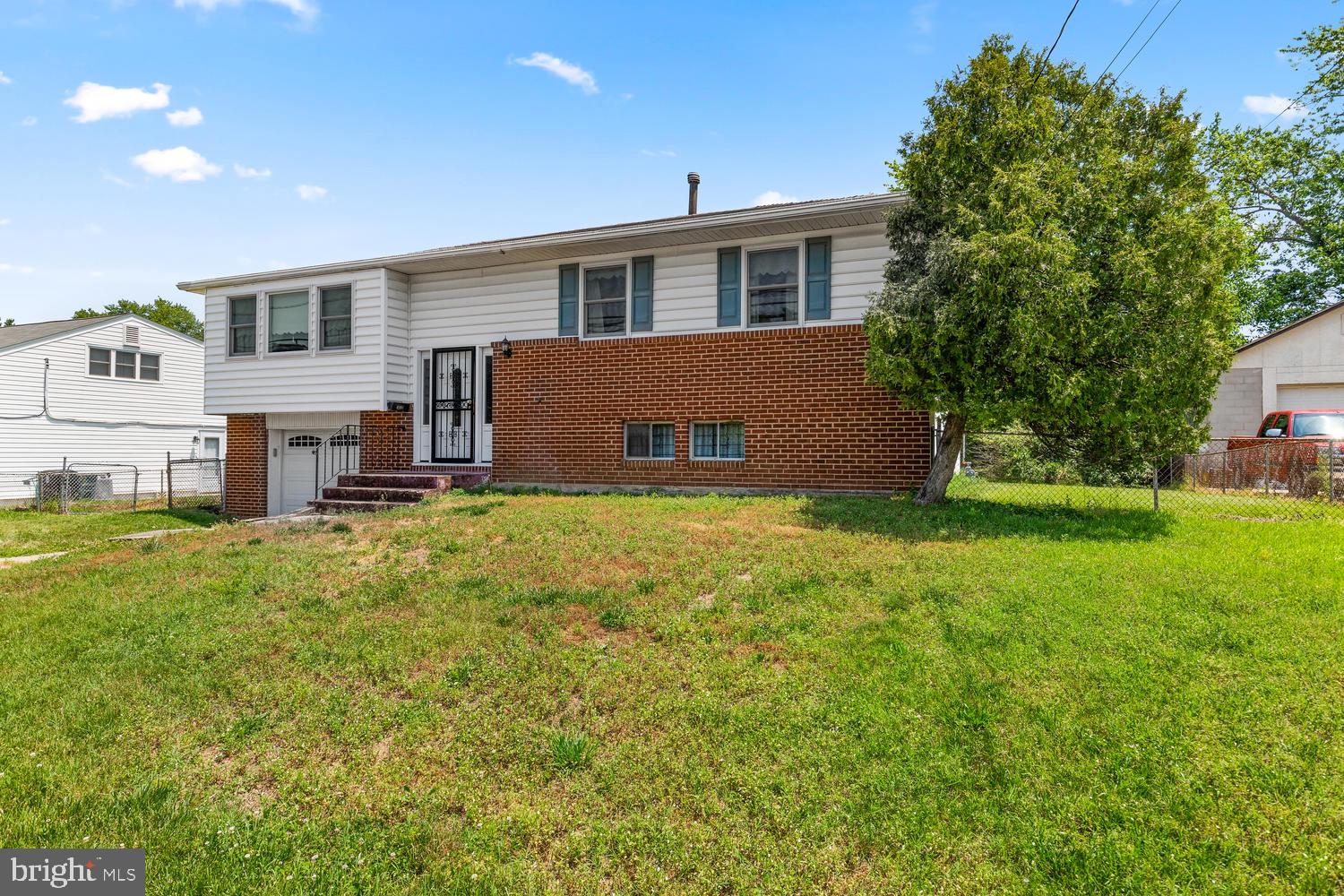 BROOKE MANOR - Residential