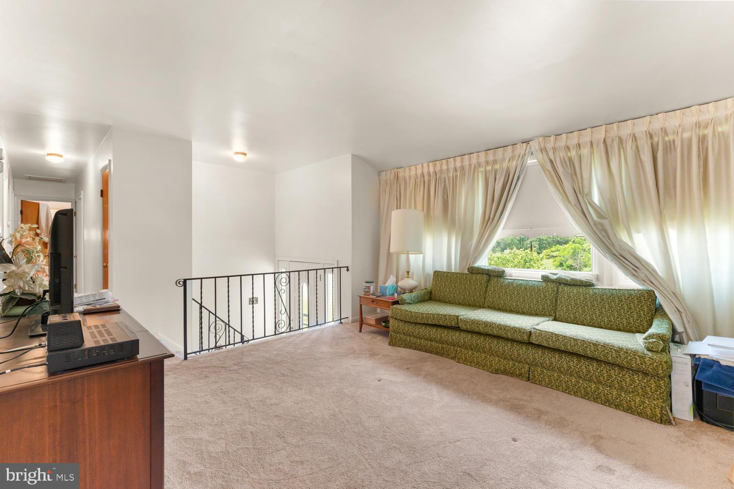 BROOKE MANOR - Residential