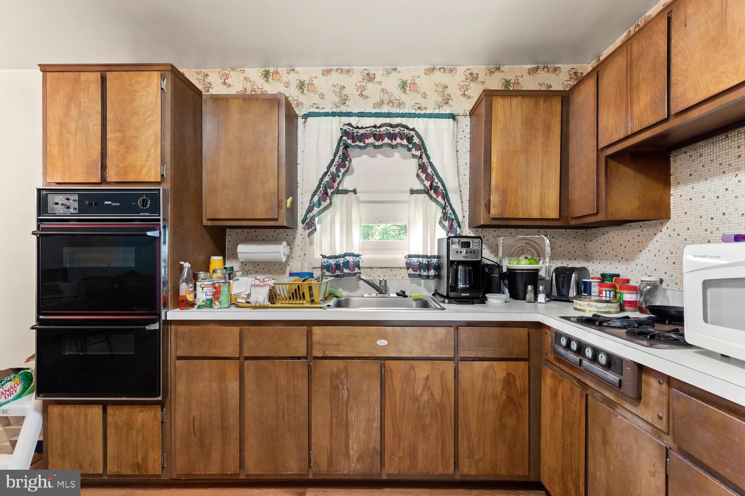 BROOKE MANOR - Residential