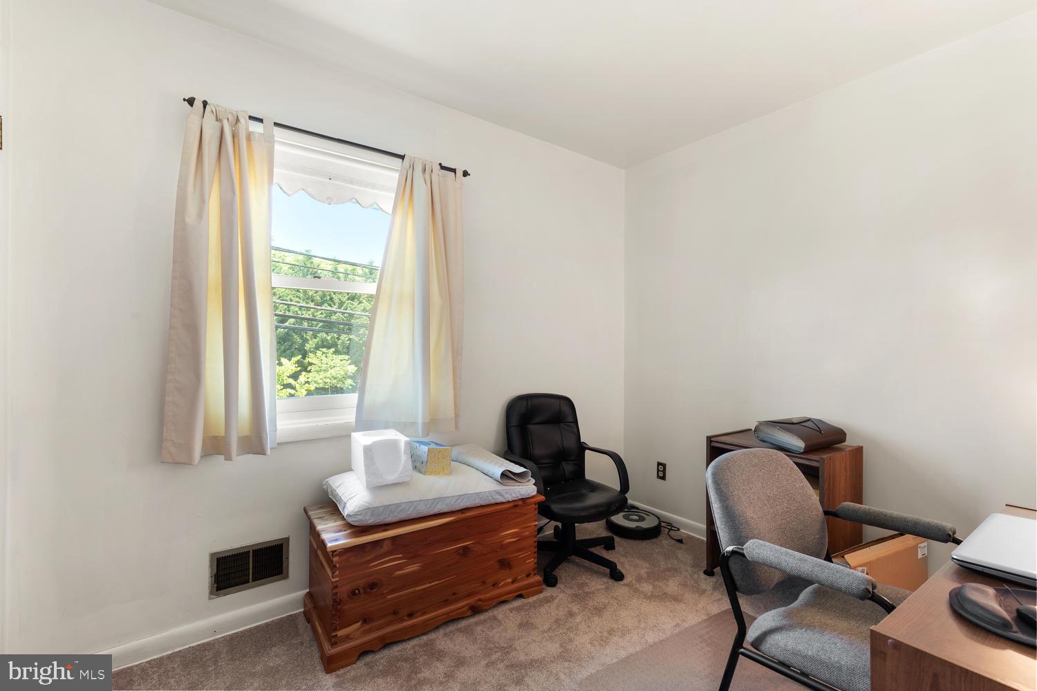 BROOKE MANOR - Residential