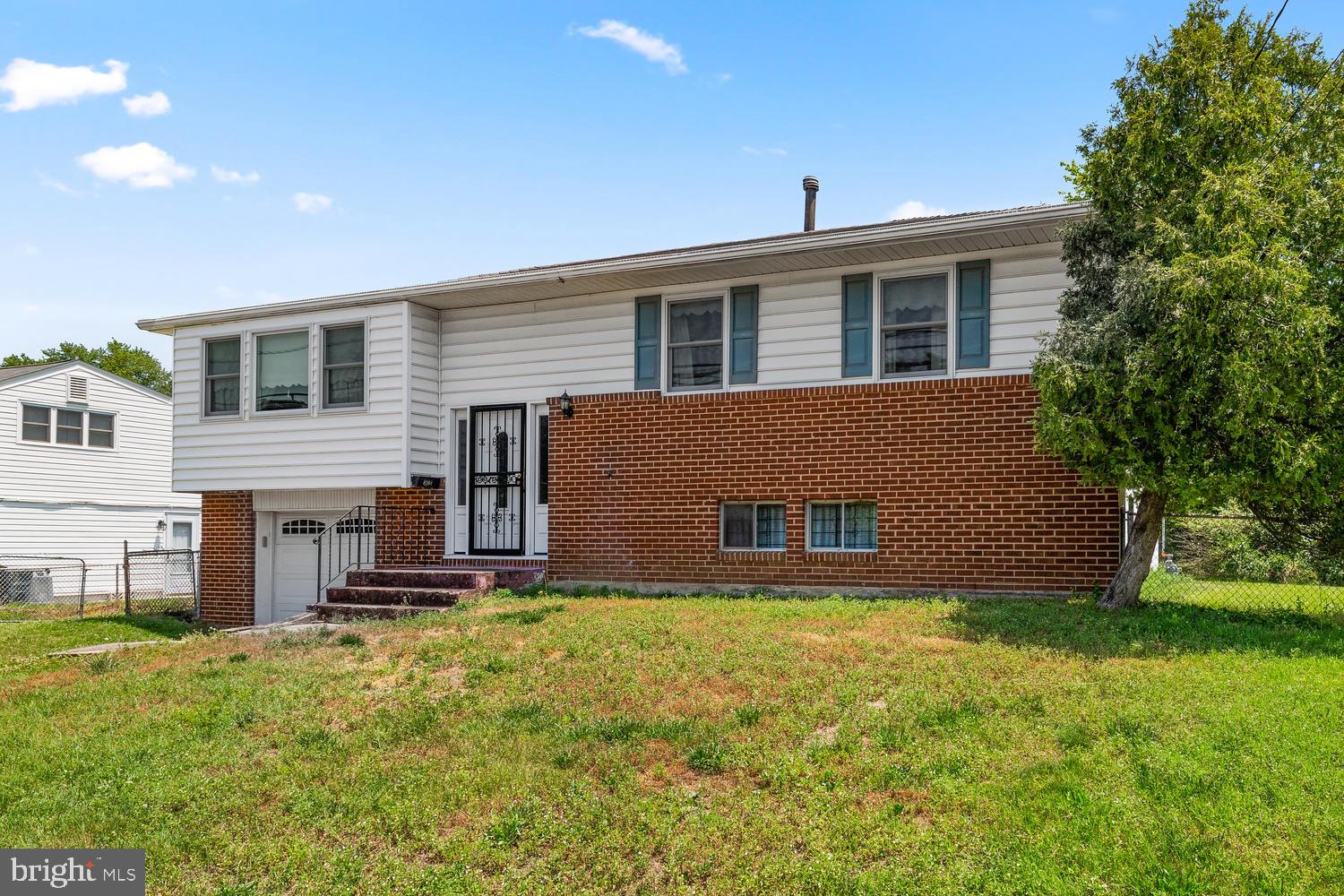 BROOKE MANOR - Residential