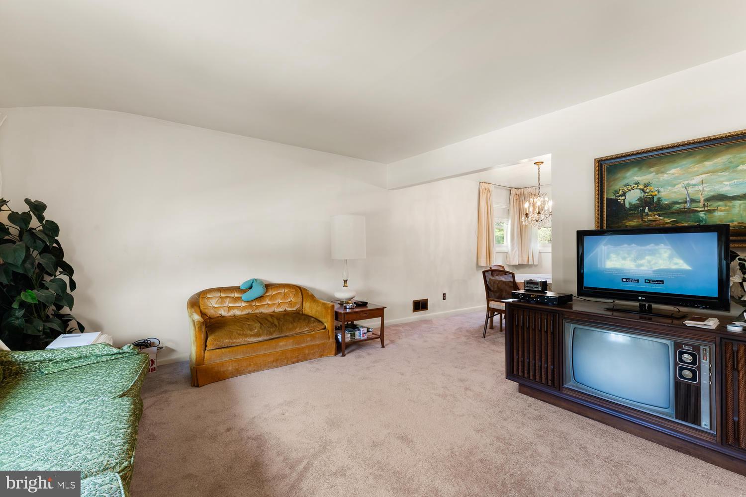 BROOKE MANOR - Residential