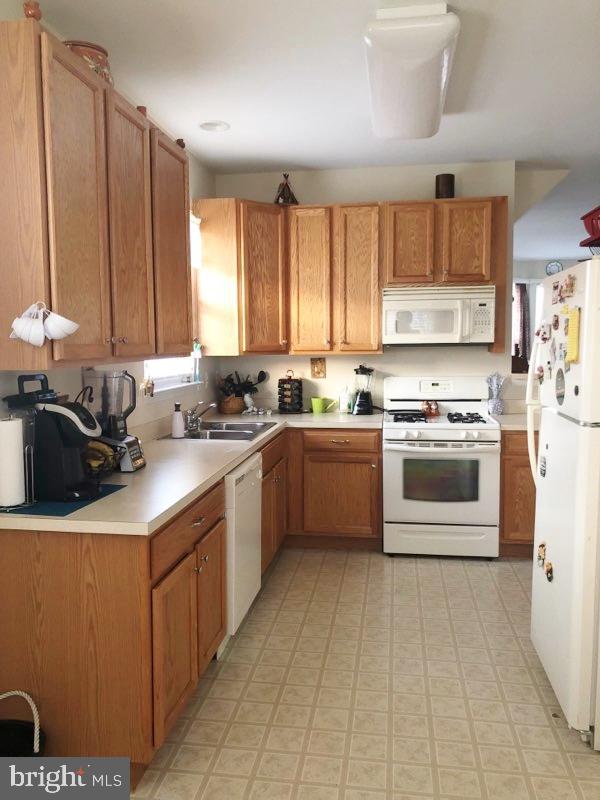 MELENA - Residential Lease