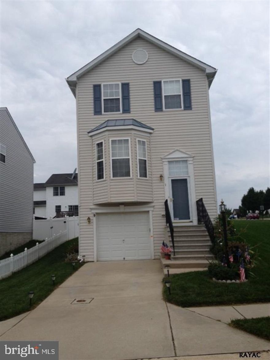 BEAUTIFUL 3 BEDROOM HOME FOR RENT IN SWSD*3 FINISHED LEVELS*TENANT PAYS ALL UTILITIES (WATER/SEWER/TRASH/CABLE)*1ST MONTHS RENT PLUS SECURITY DEPOSIT*CREDIT APPLICATION REQUIRED*ALL APPLIANCES INCLUDED*WASHER & DRYER INCLUDED