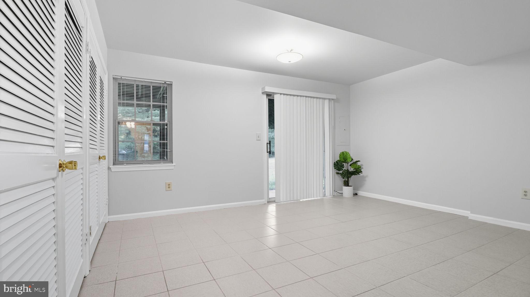 OWENS GLEN - Residential Lease