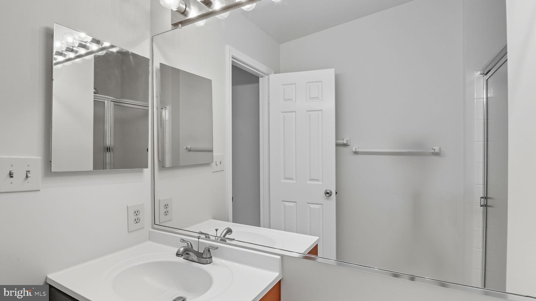 OWENS GLEN - Residential Lease