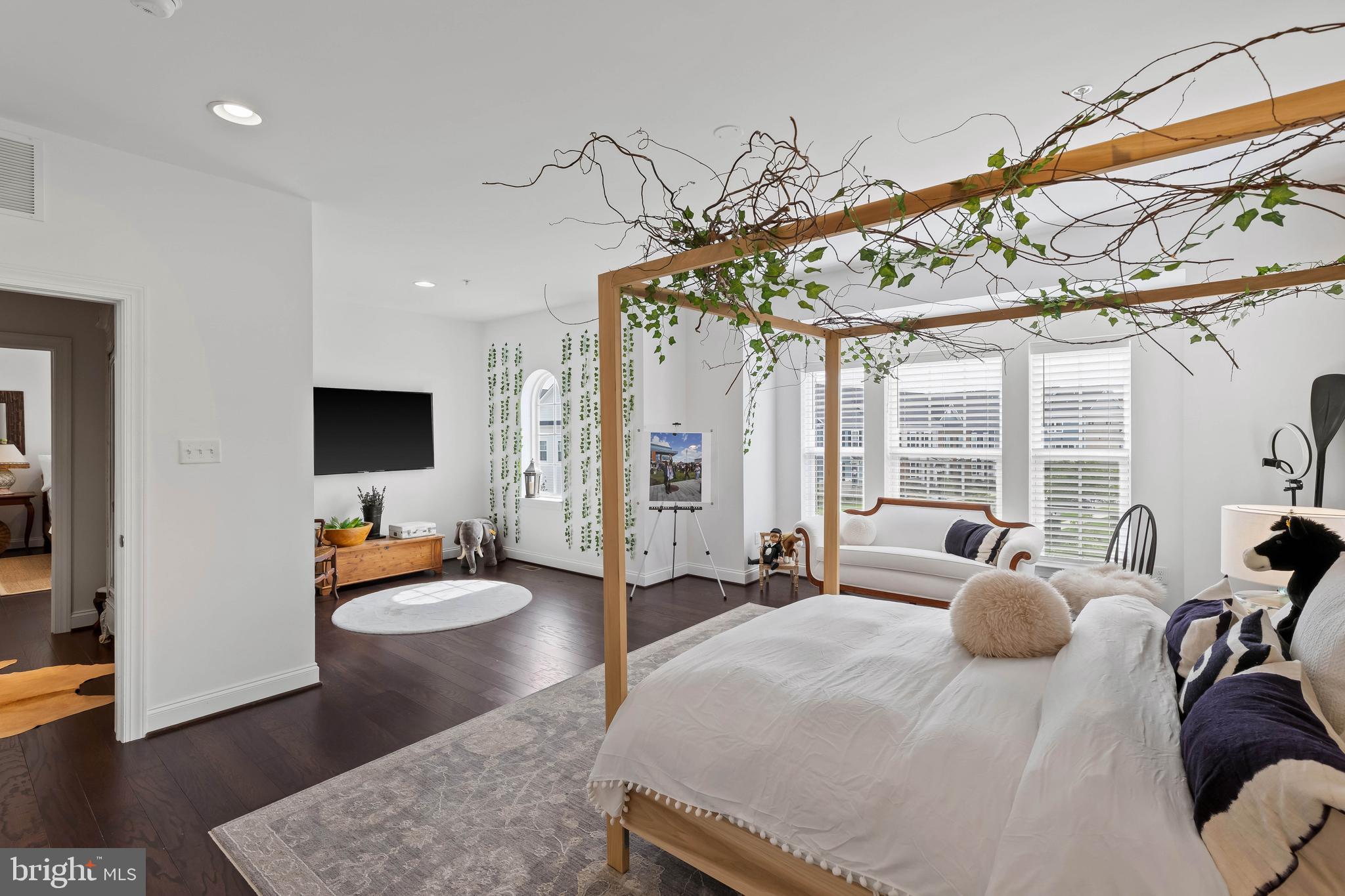 GREENLEIGH AT CROSSROADS - Residential