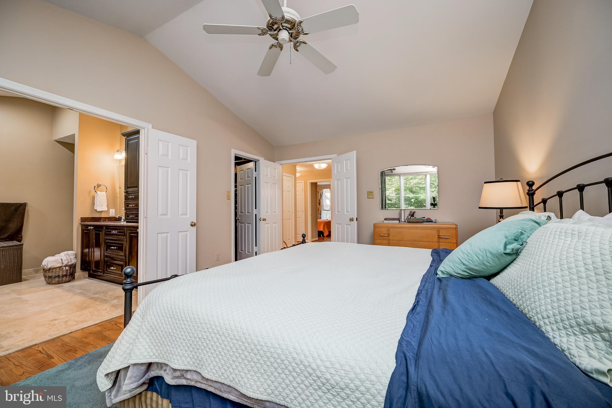 LAKE HALLOWELL - Residential