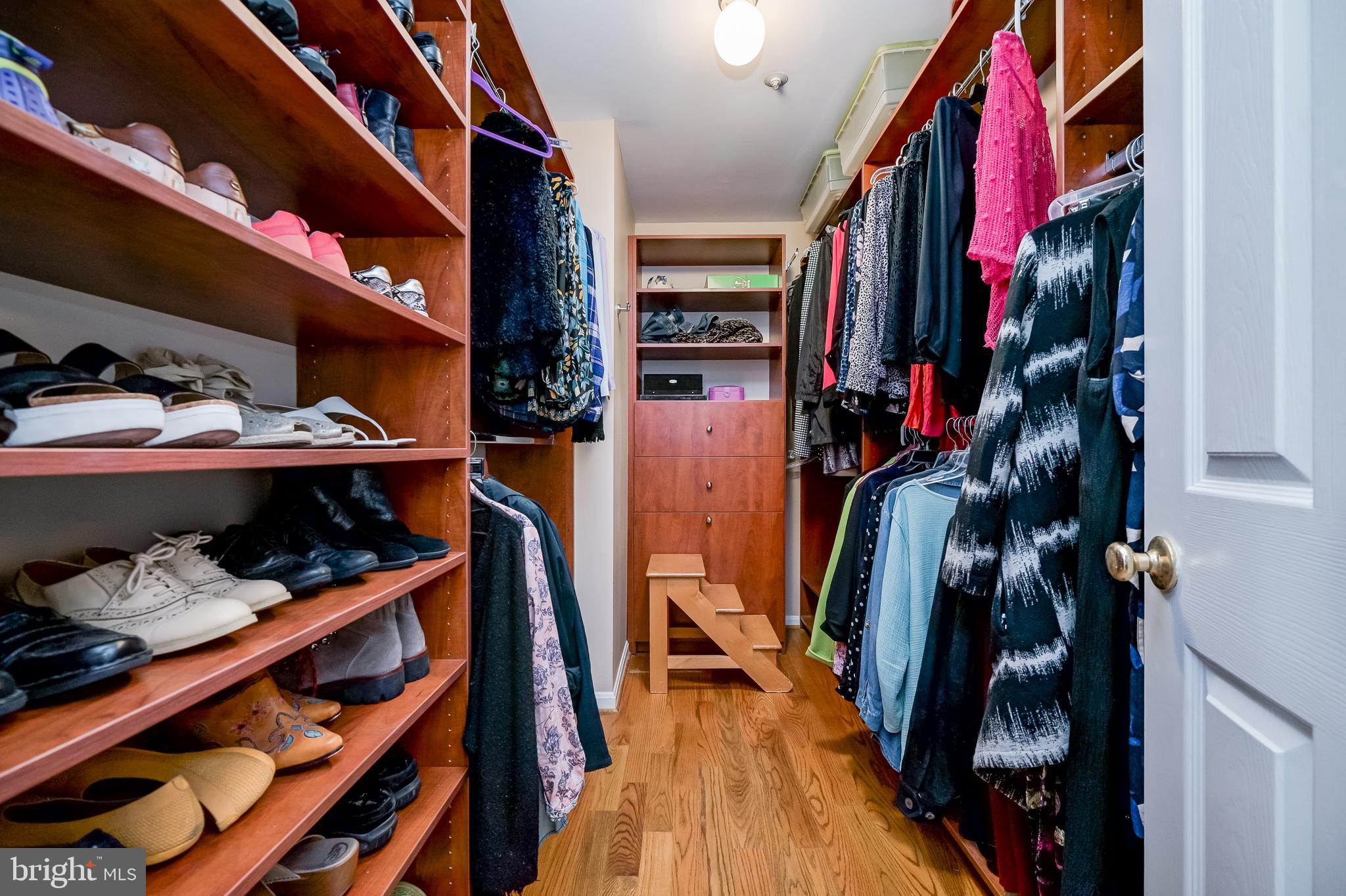 LAKE HALLOWELL - Residential