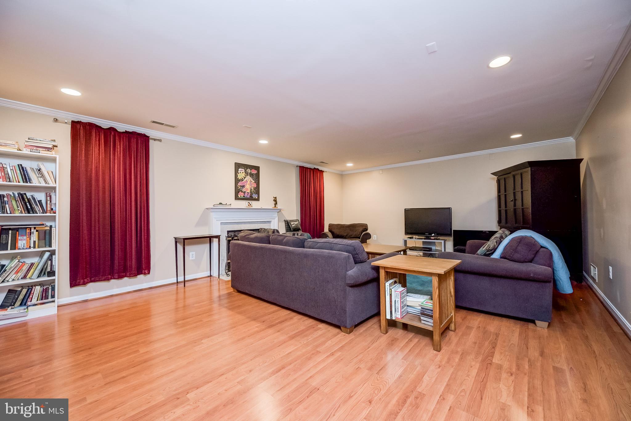 LAKE HALLOWELL - Residential