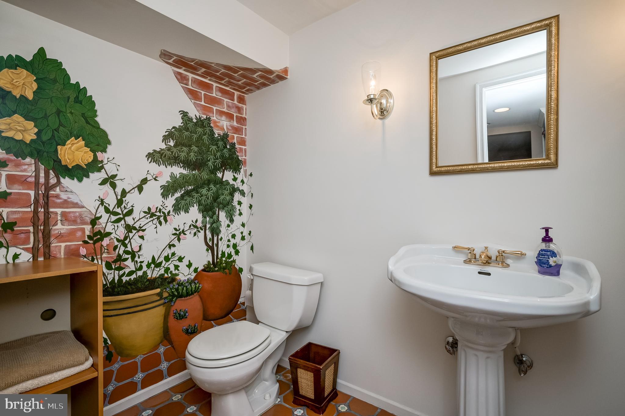 LAKE HALLOWELL - Residential