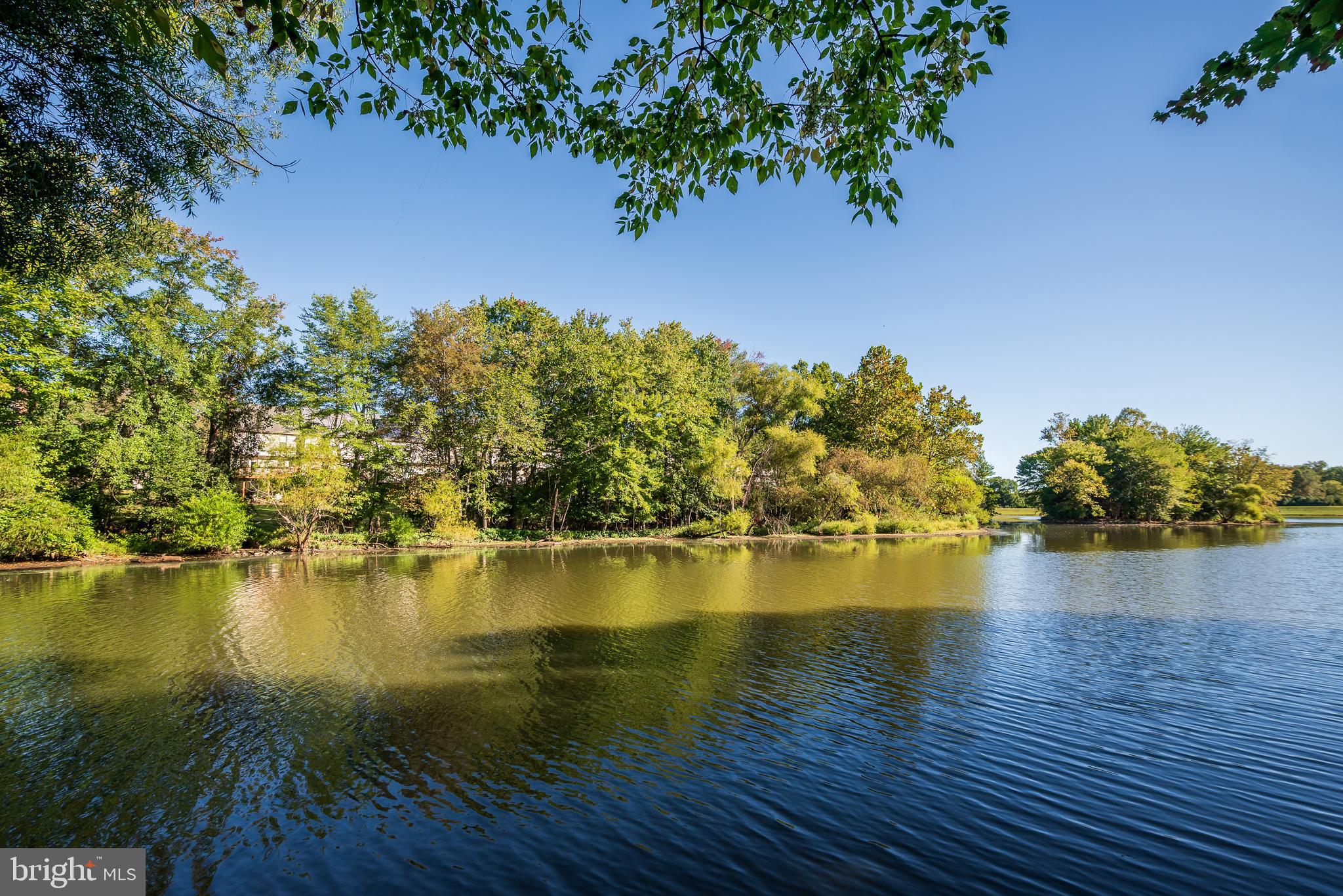 LAKE HALLOWELL - Residential