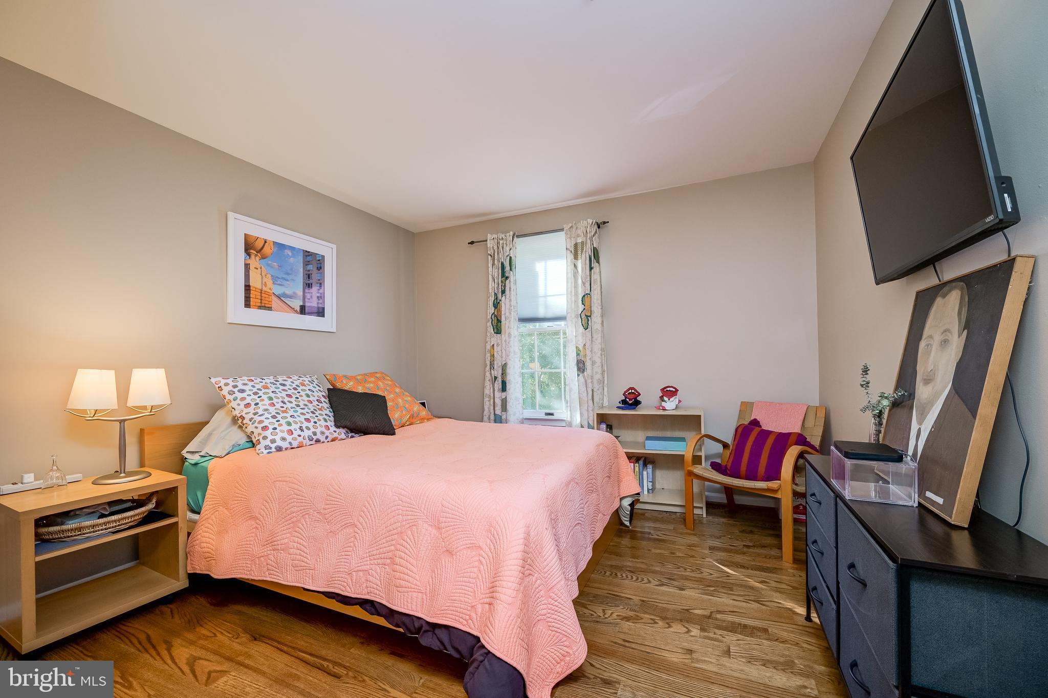 LAKE HALLOWELL - Residential