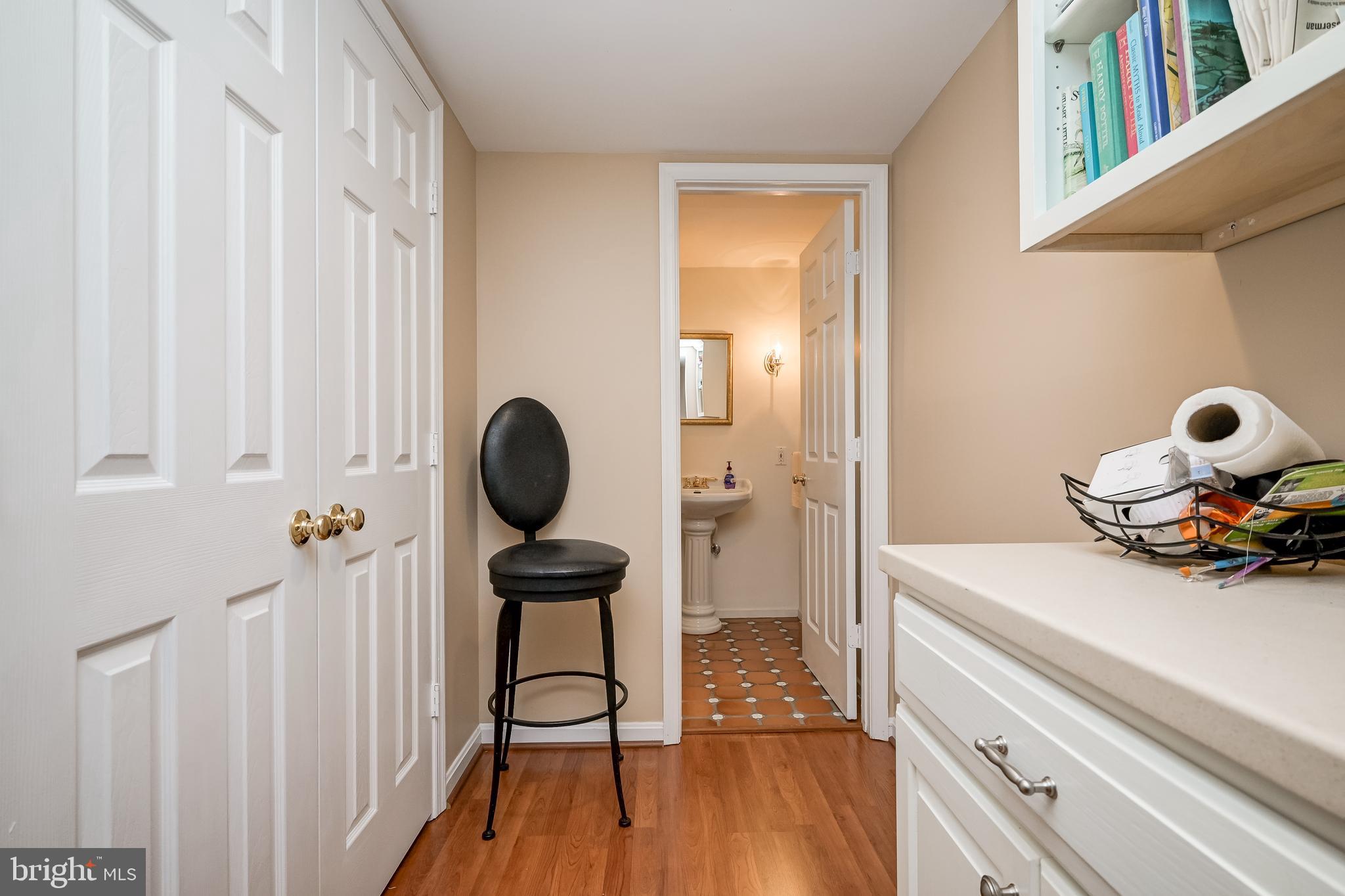 LAKE HALLOWELL - Residential