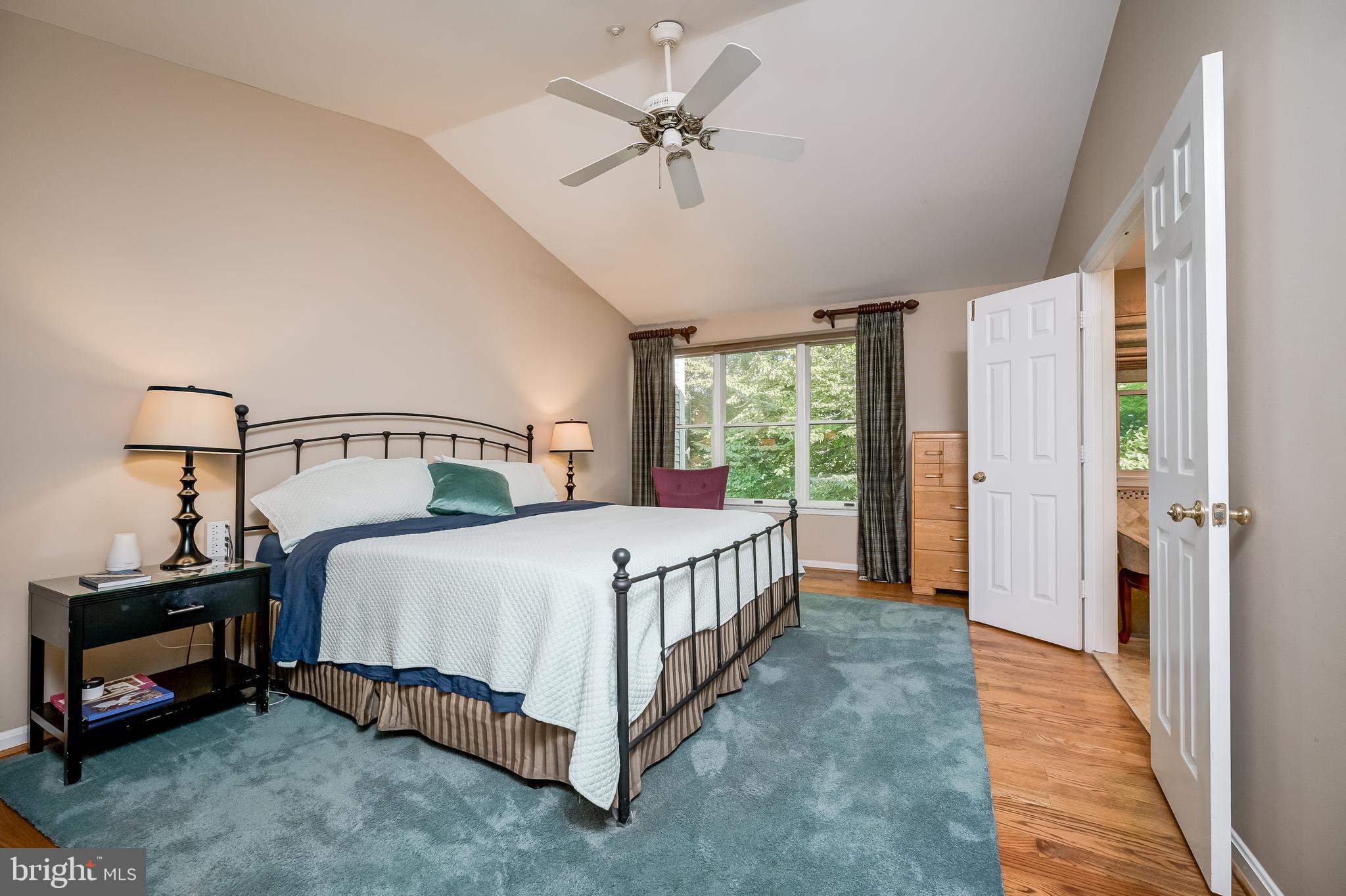 LAKE HALLOWELL - Residential