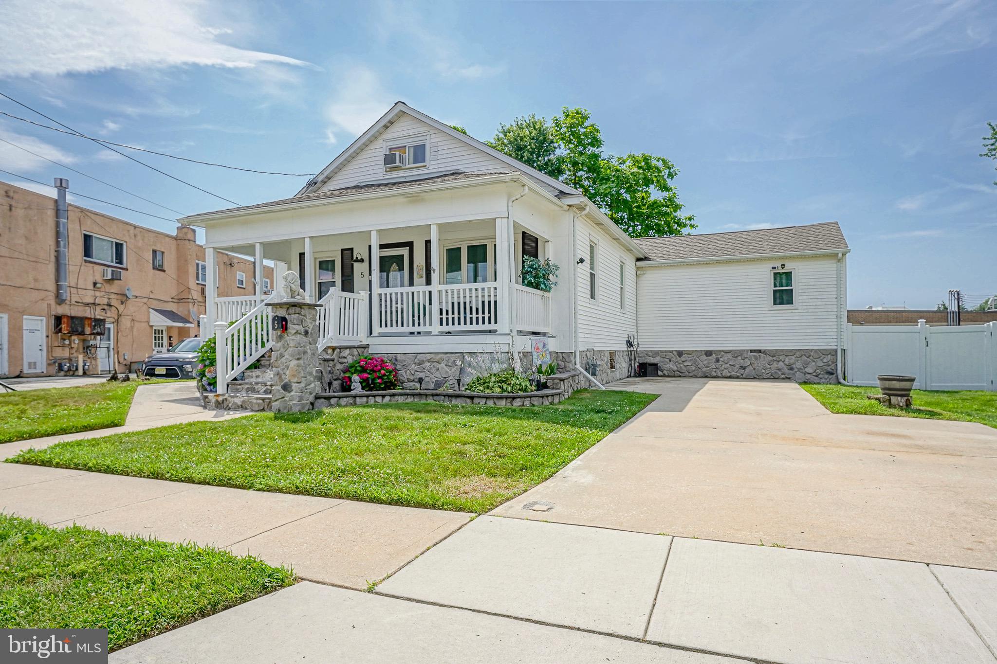 5 DARTMOUTH AVENUE