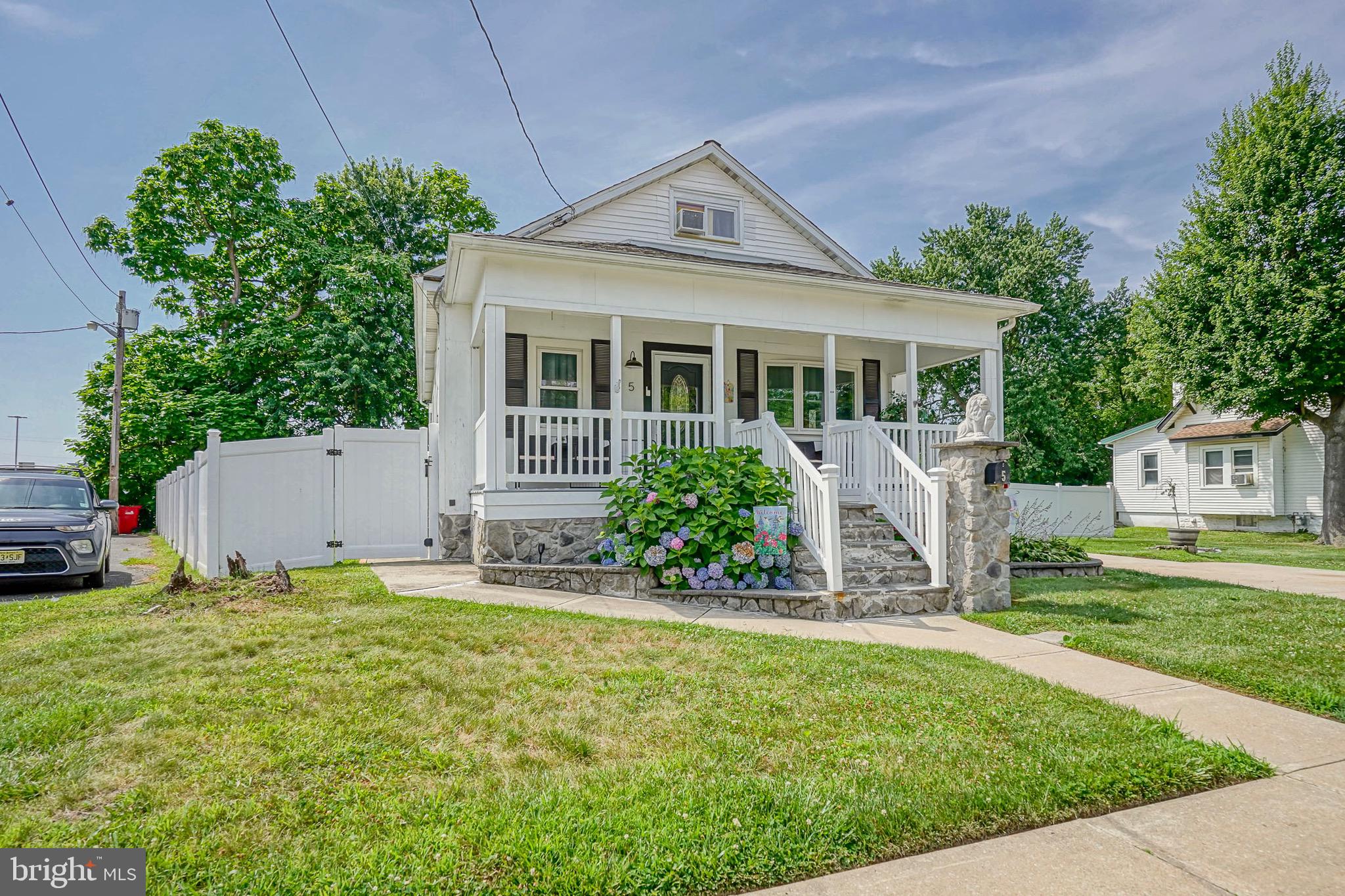 5 DARTMOUTH AVENUE