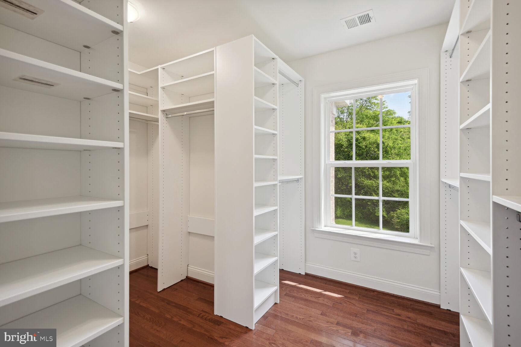 HIGH POINT - Residential