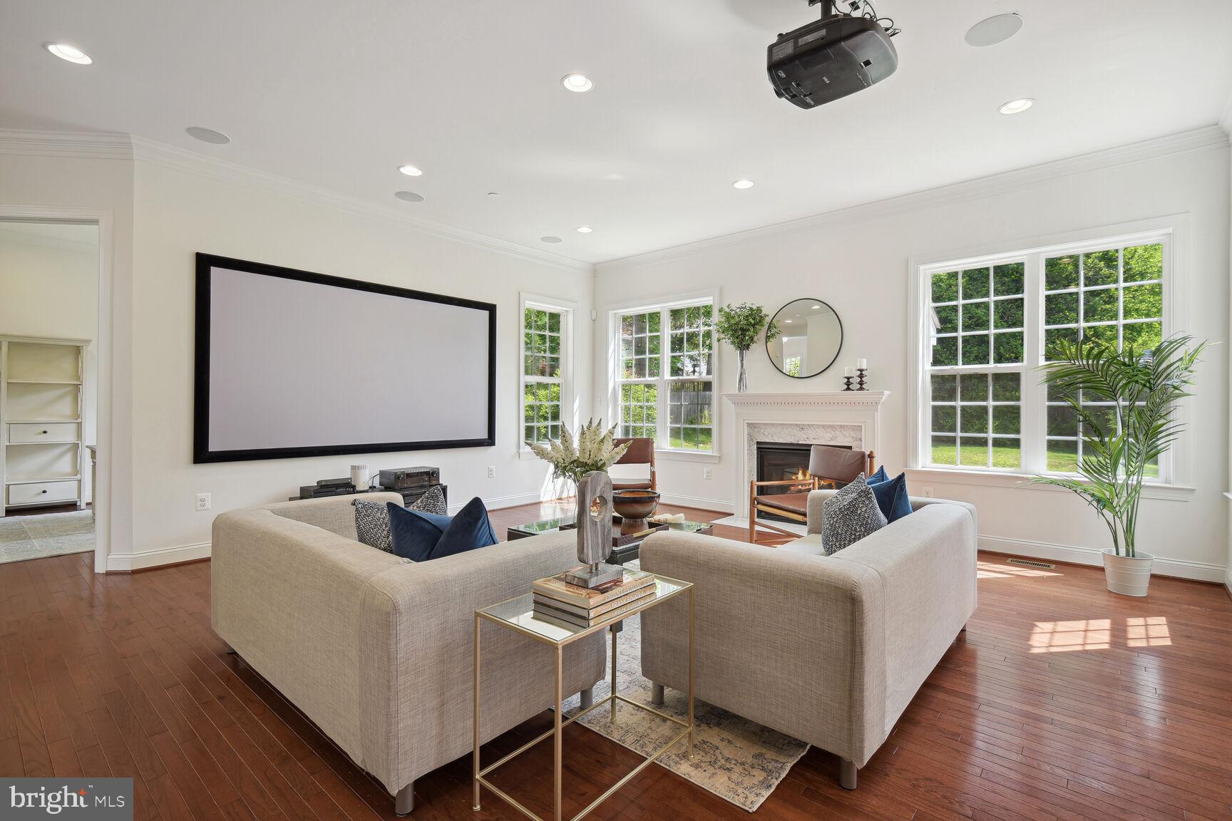 HIGH POINT - Residential