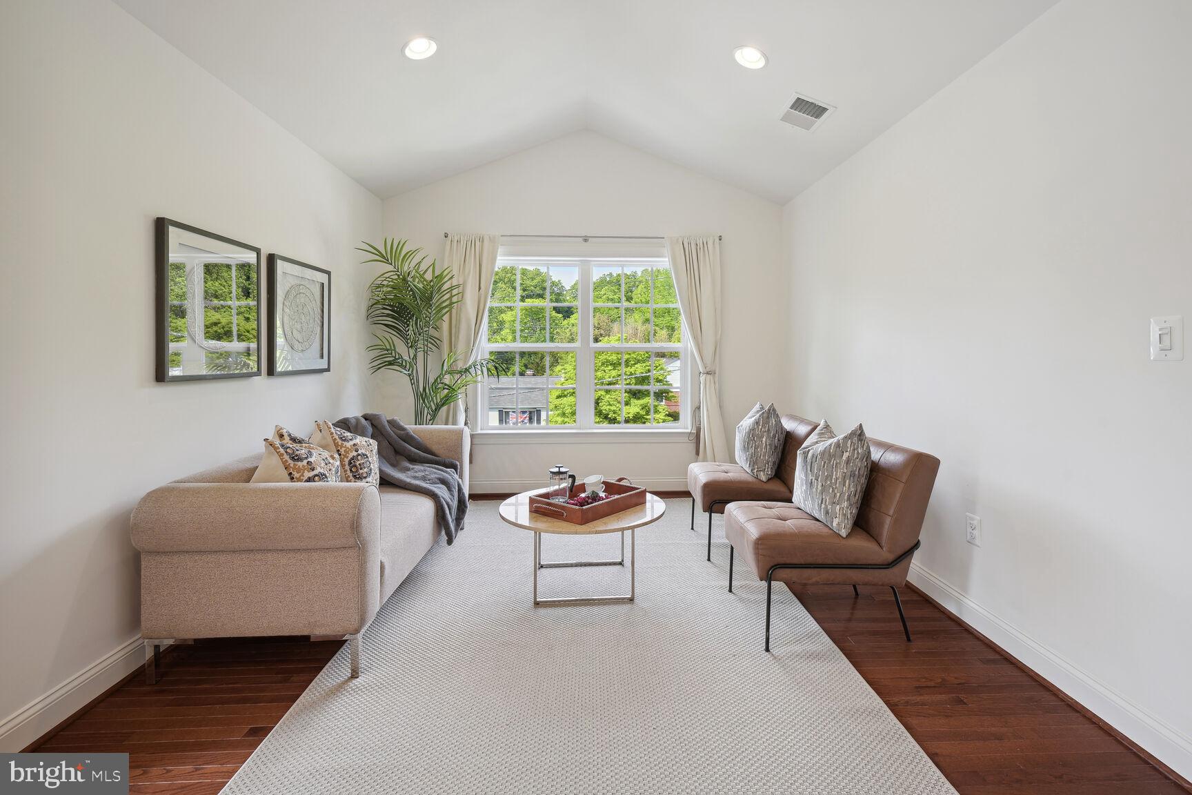 HIGH POINT - Residential