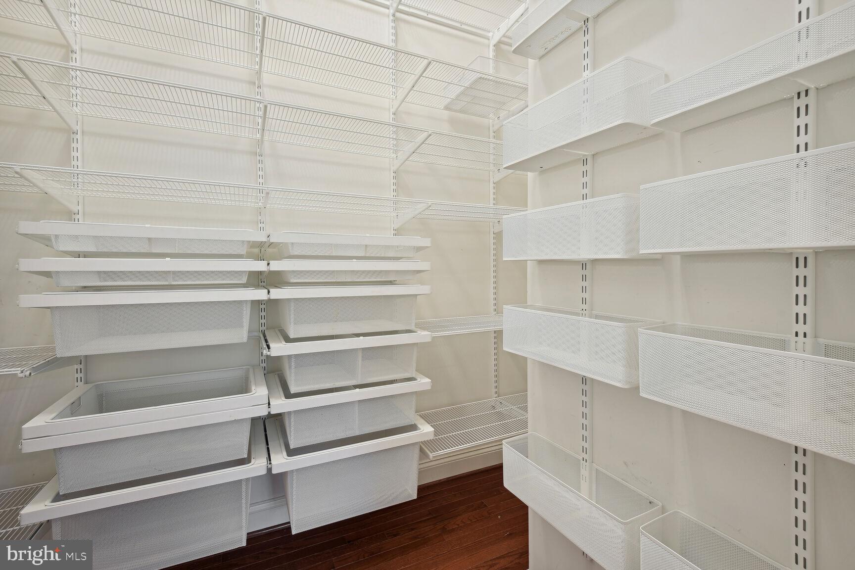 HIGH POINT - Residential