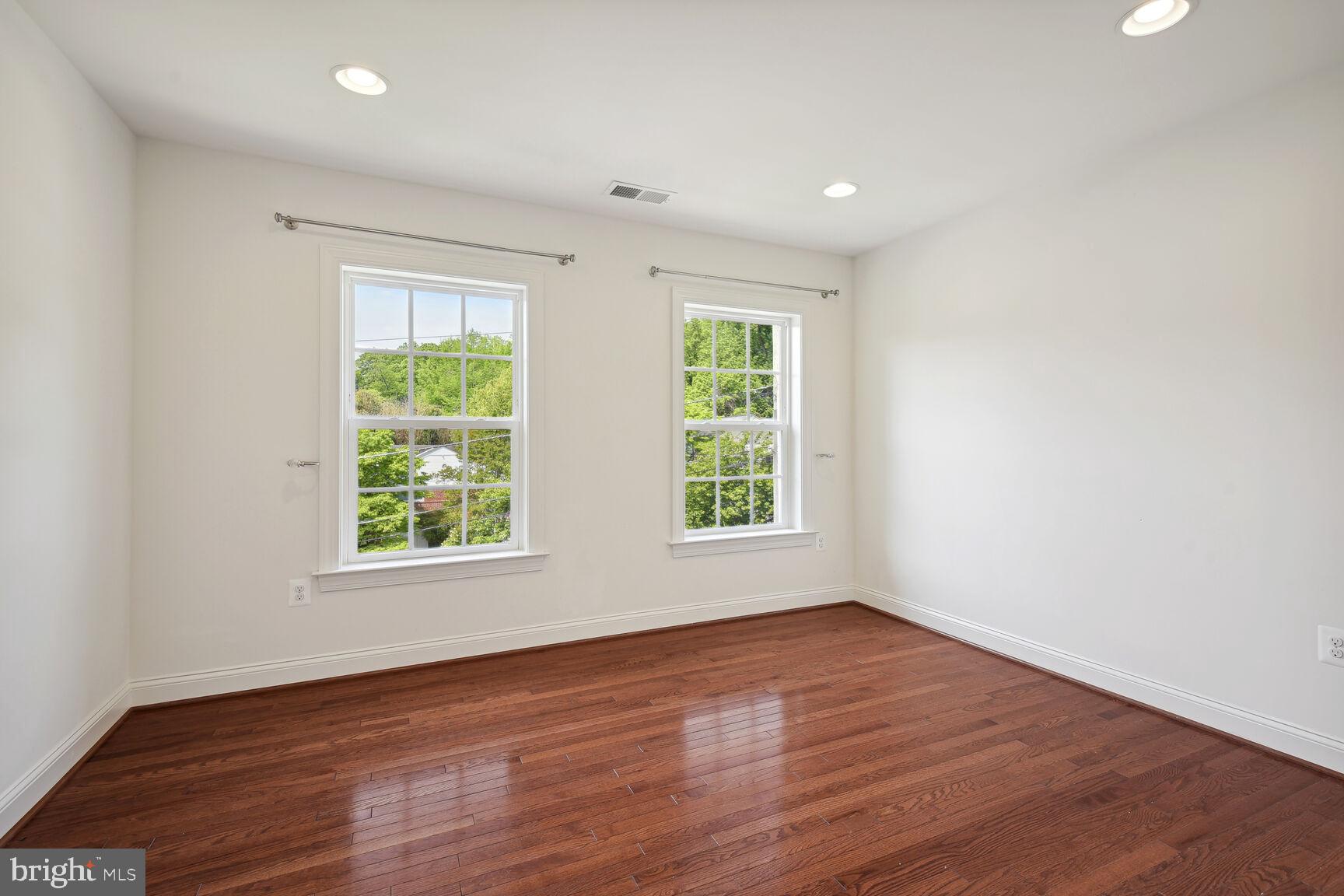 HIGH POINT - Residential