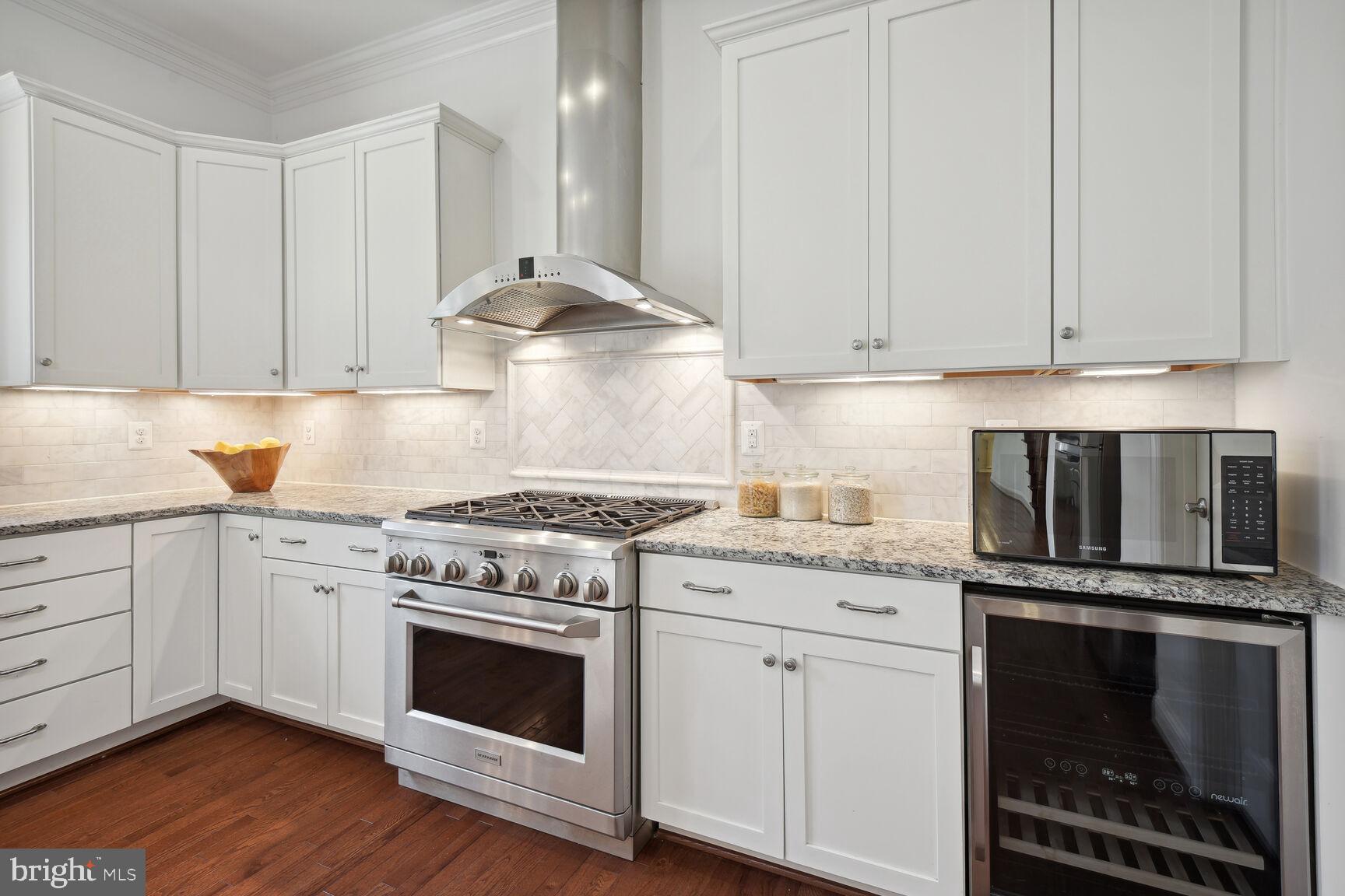 HIGH POINT - Residential