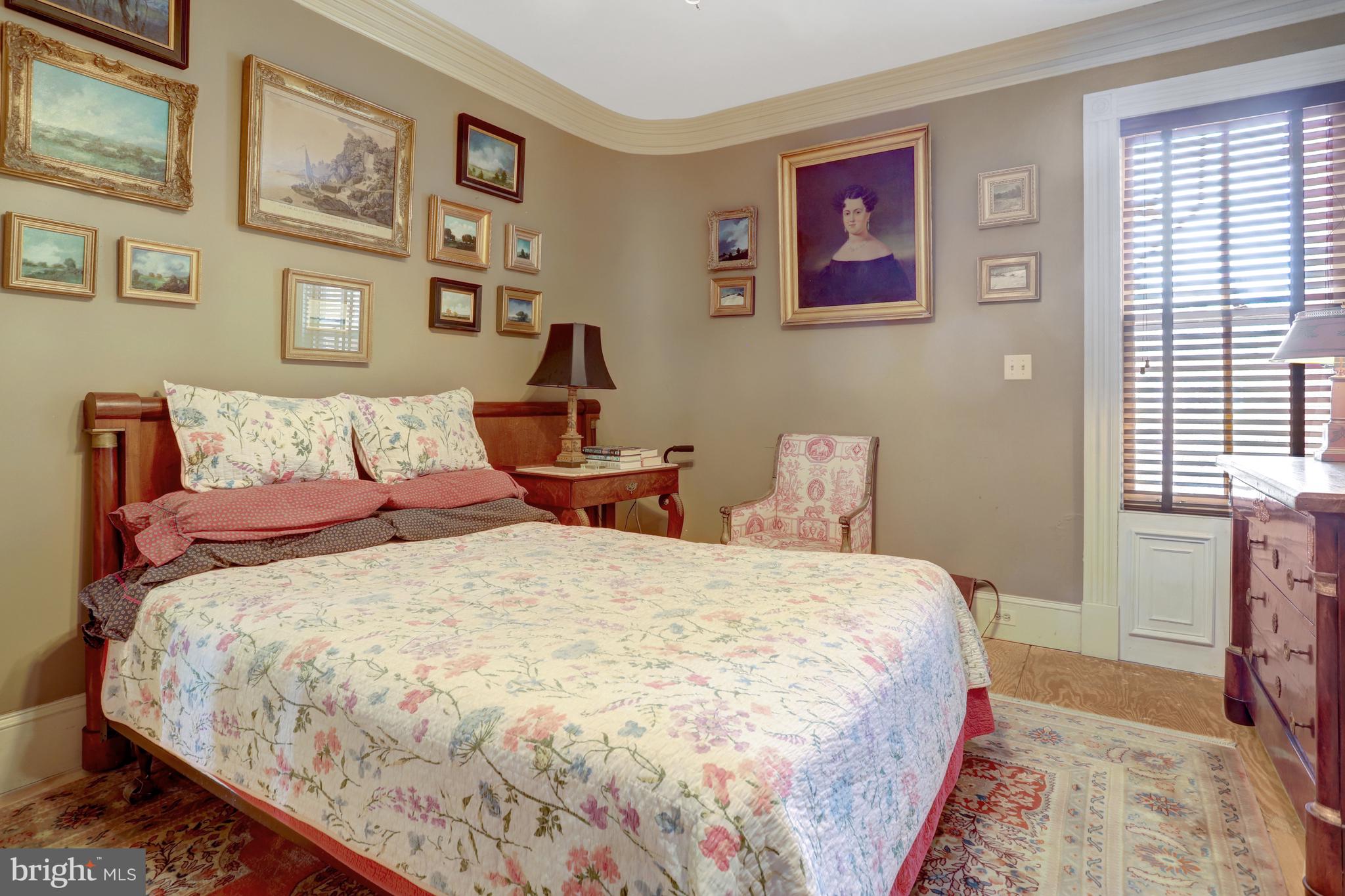 OLD TOWN ALEXANDRIA - Commercial Sale